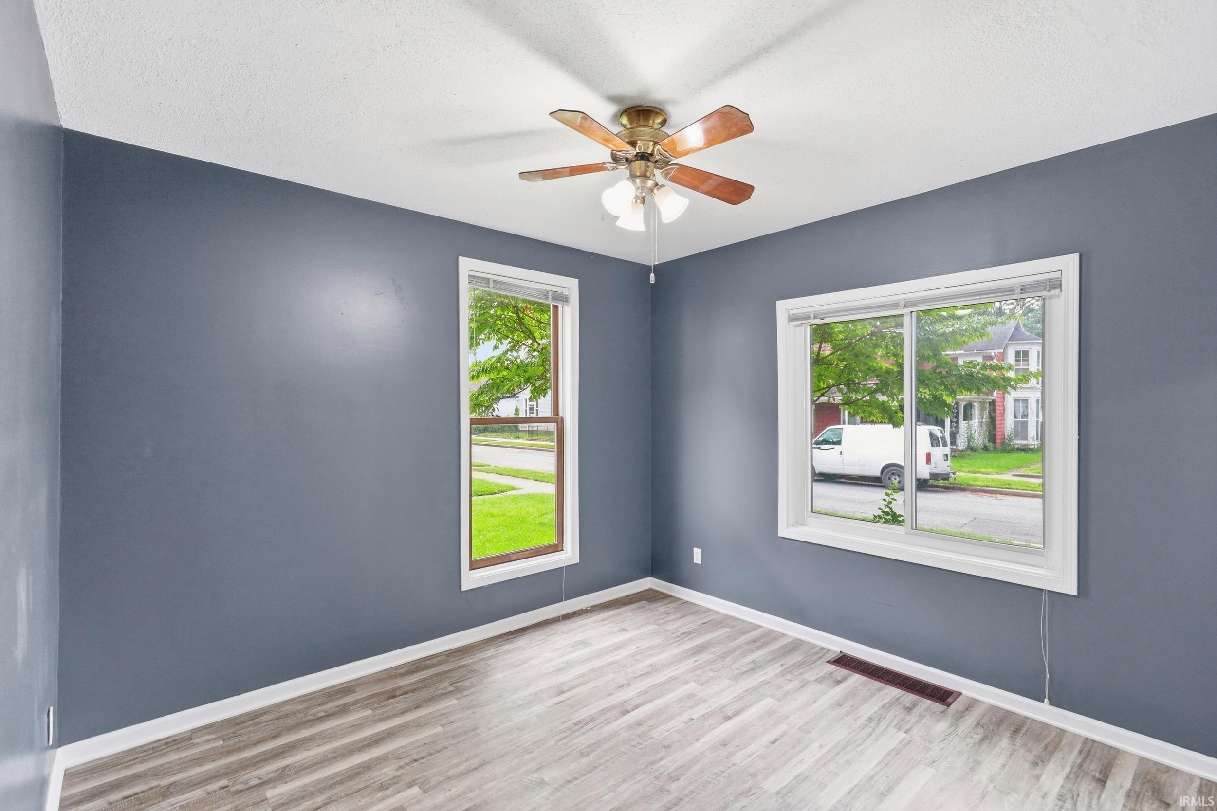Photo 9 of 625 Riverside Avenue