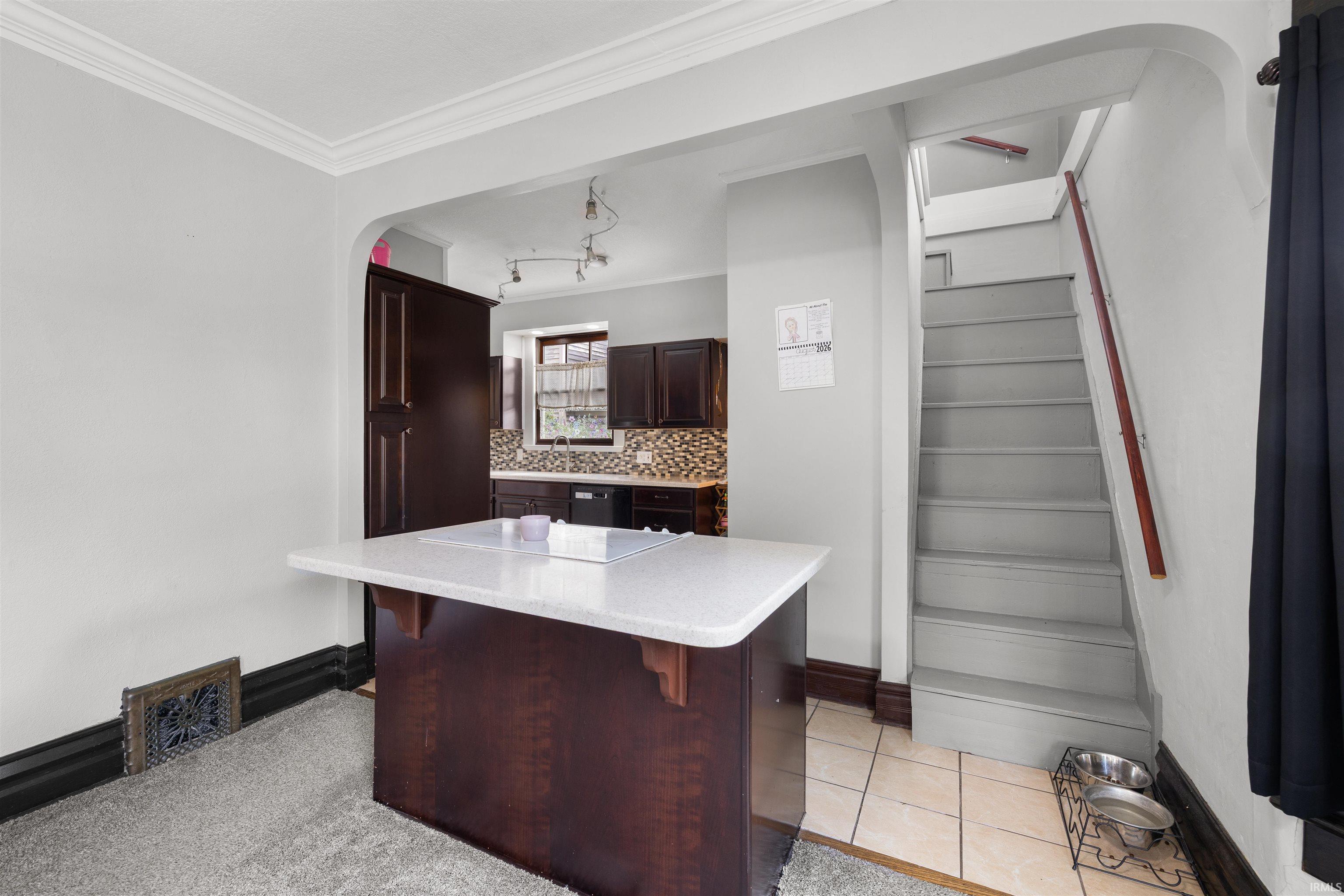 Photo 5 of 204 E Diamond Street