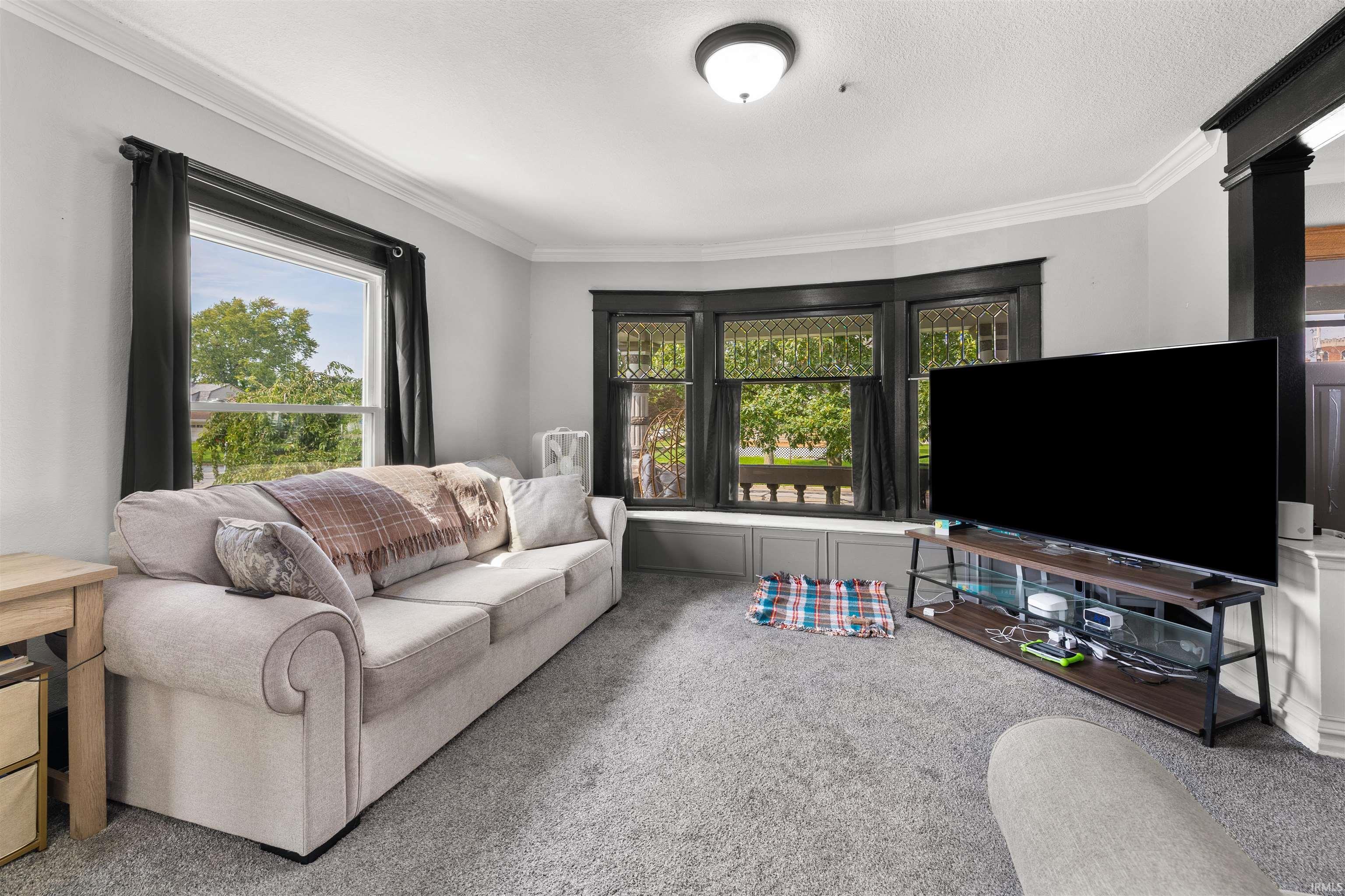 Photo 8 of 204 E Diamond Street