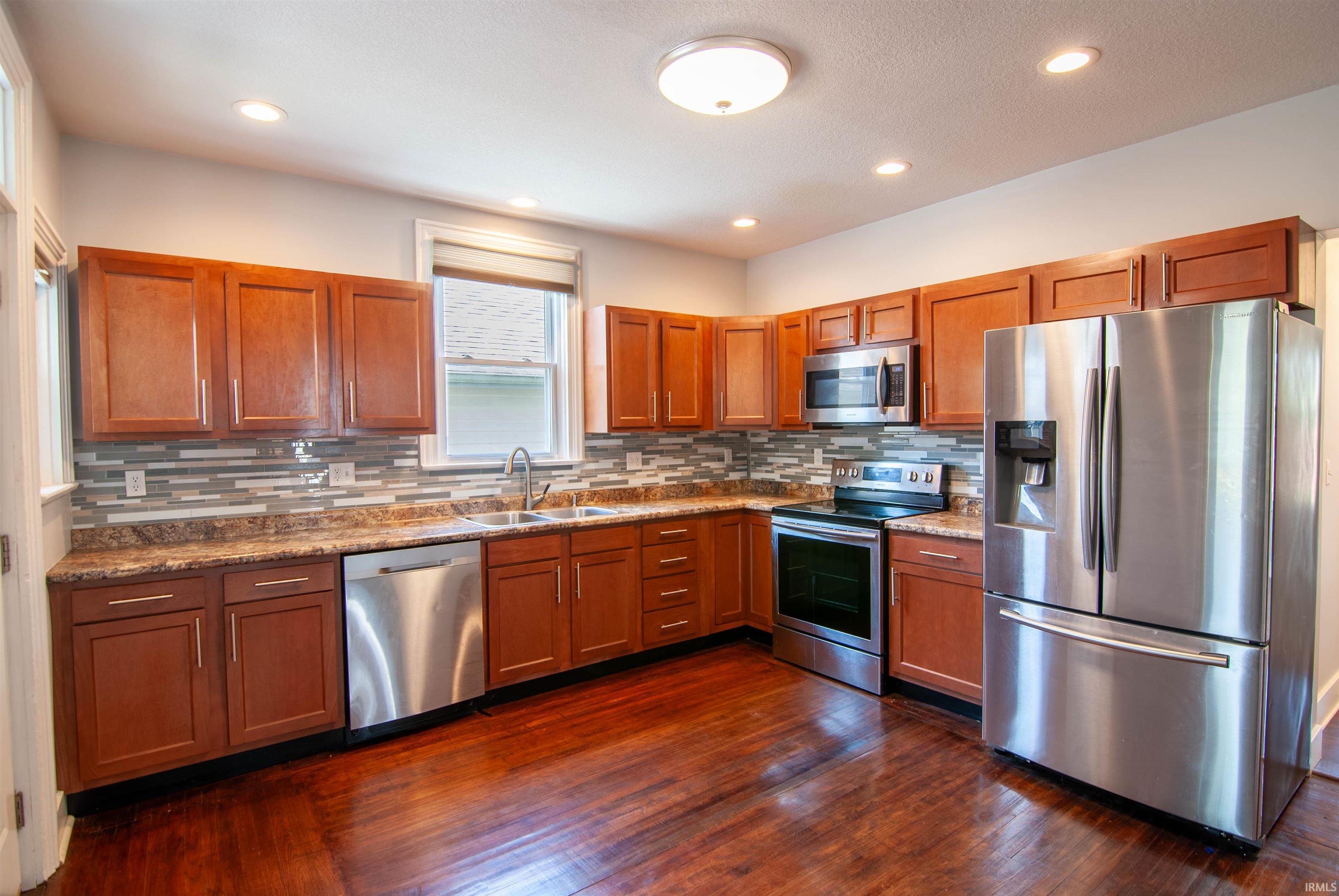 Photo 5 of 612 Lavina Street