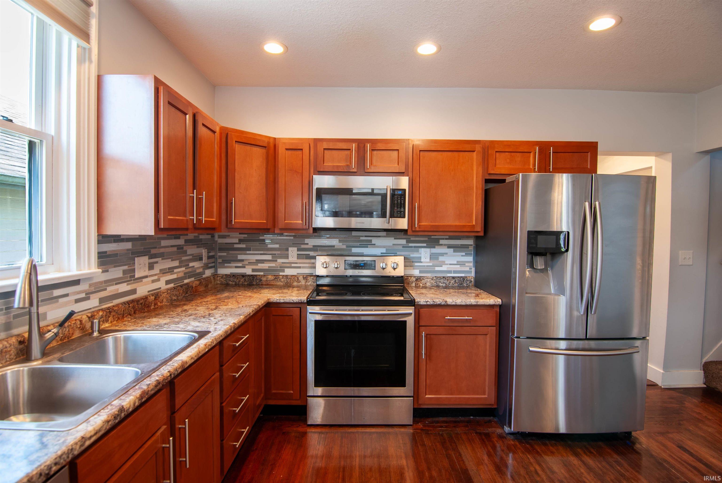 Photo 8 of 612 Lavina Street