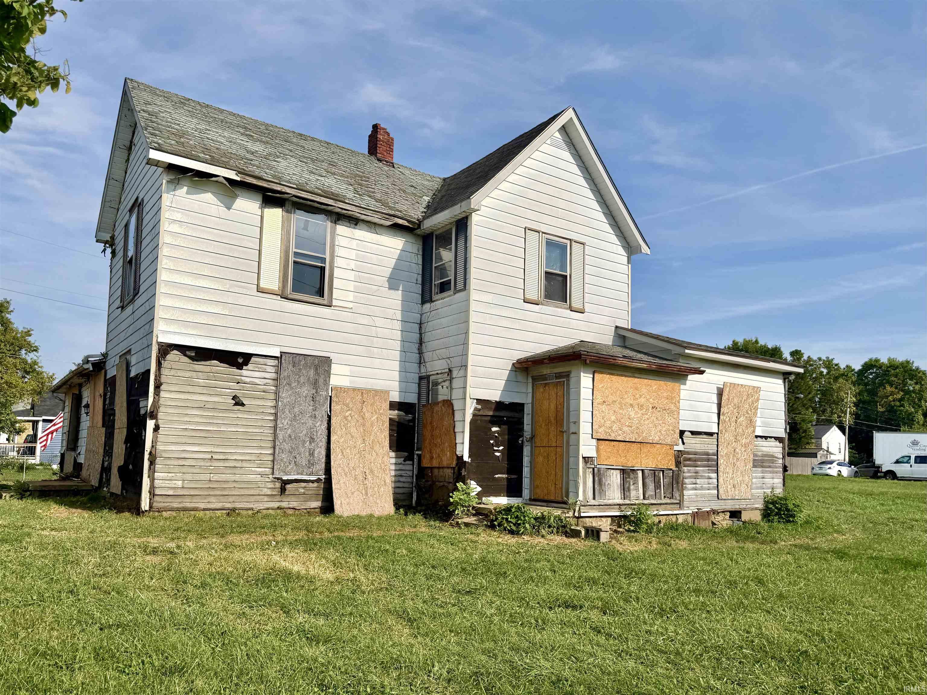 Photo 2 of House for sale at 321 W 22nd Street, Anderson, IN 46016 | MLS# 202636063 | Listing updated on 2026-09-02
