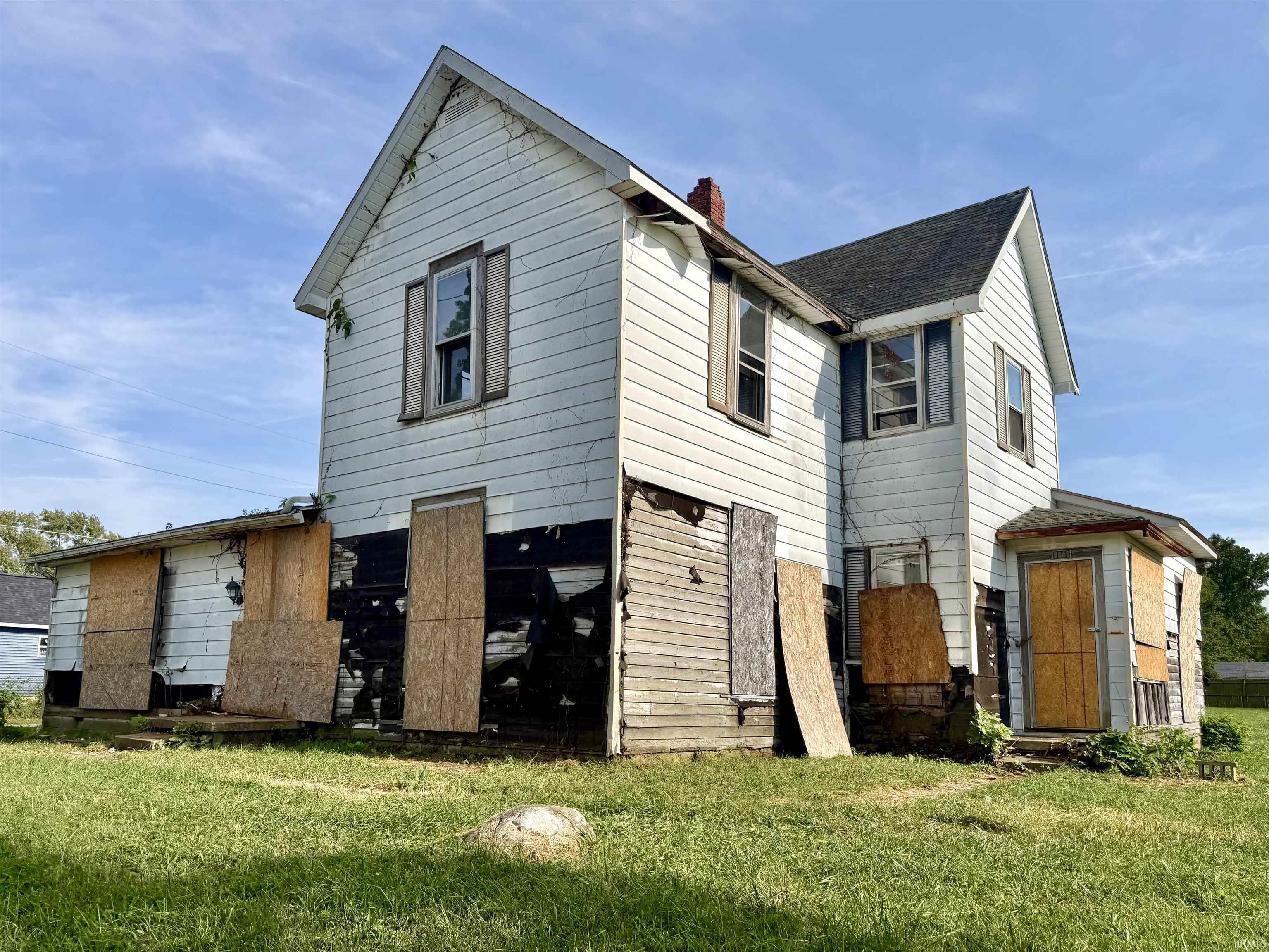 Photo 3 of House for sale at 321 W 22nd Street, Anderson, IN 46016 | MLS# 202636063 | Listing updated on 2026-09-02