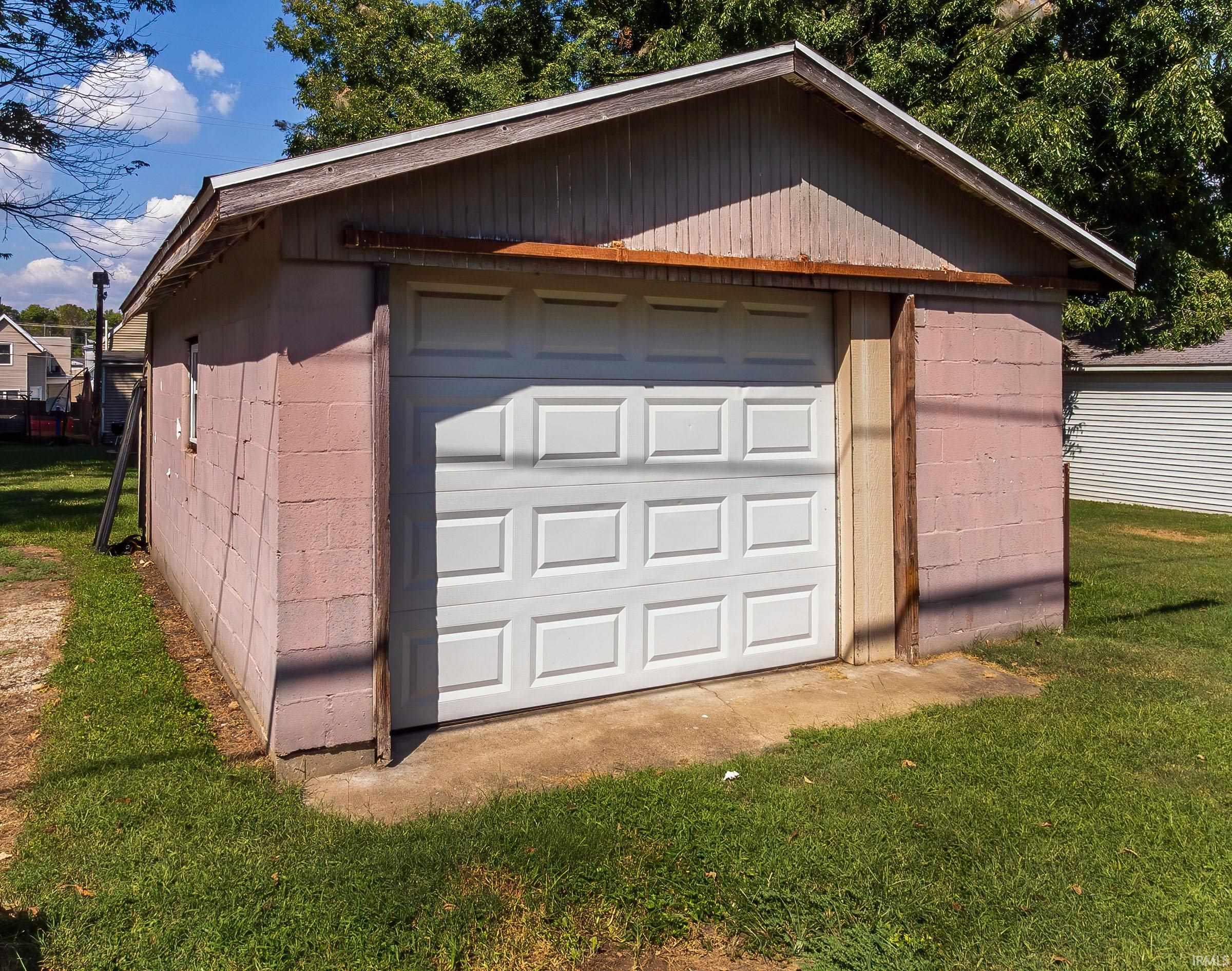 Photo 3 of Manufactured home for sale at 2806 W Virginia St, Evansville, IN 47712 | MLS# 202636231 | Listing updated on 2026-09-17