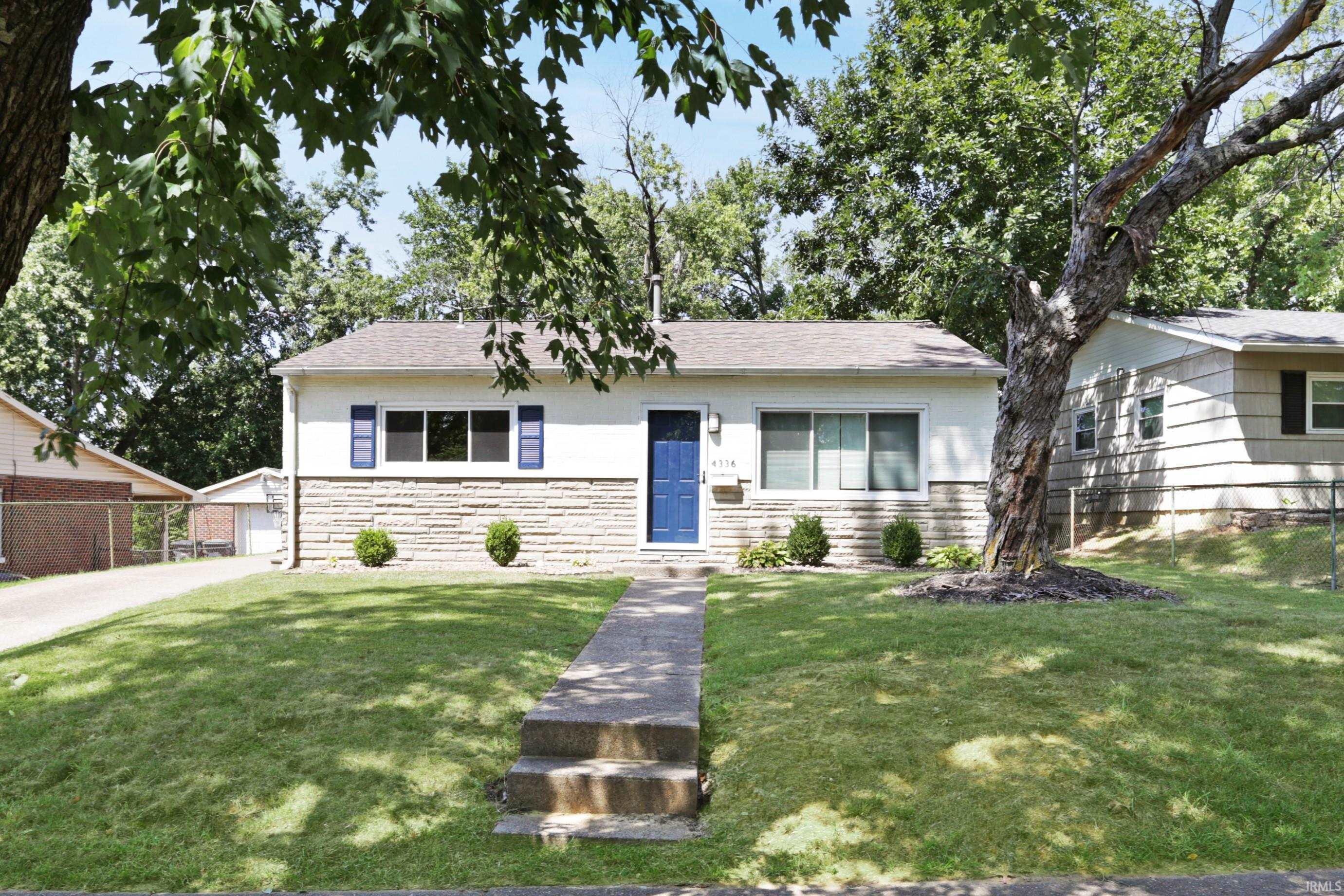 Photo 2 of Manufactured home for sale at 4336 Stratford Rd, Evansville, IN 47710 | MLS# 202636288 | Listing updated on 2026-09-03