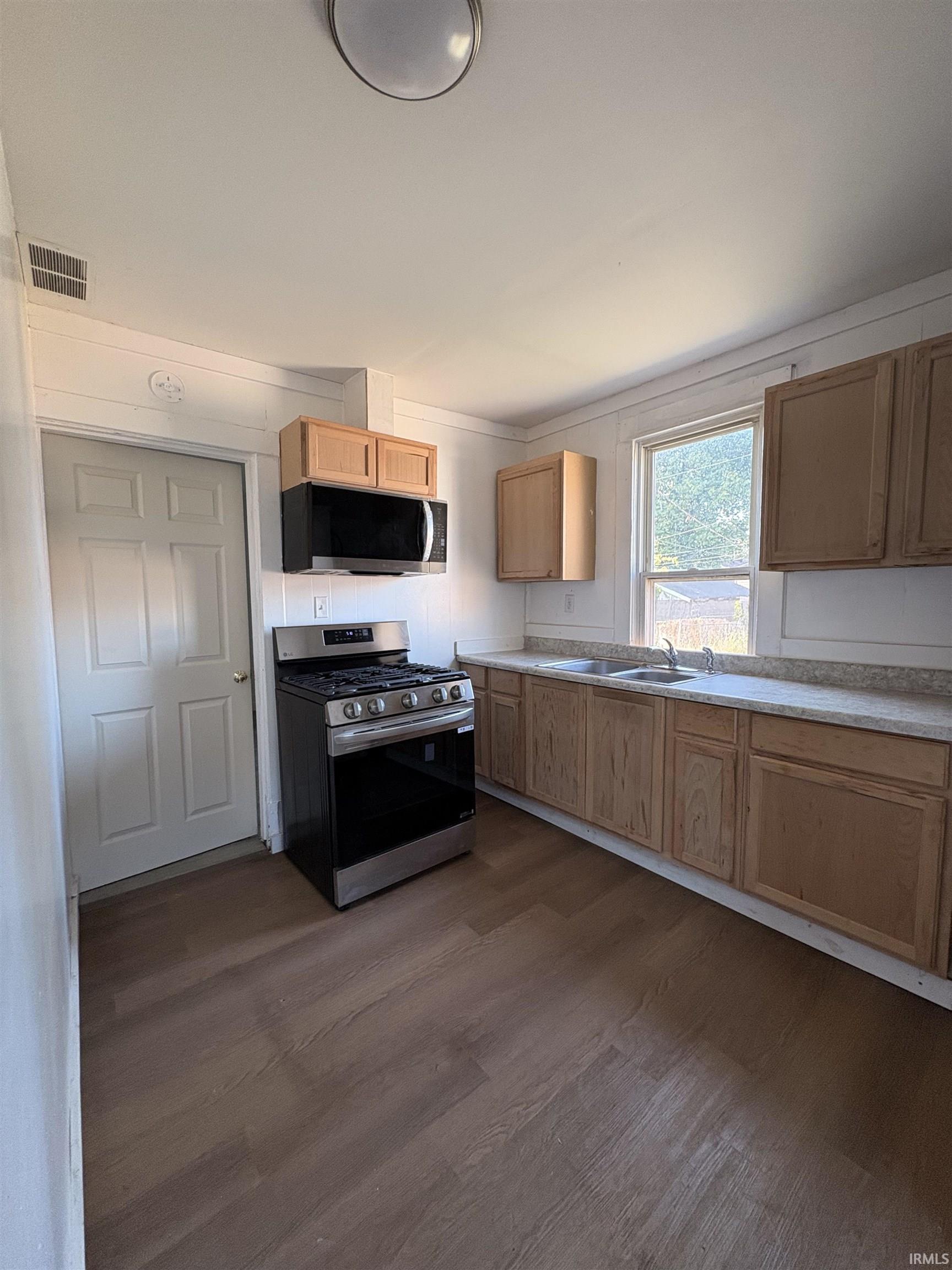 Photo 9 of Manufactured home for sale at 1513 Dresden St, Evansville, IN 47710 | MLS# 202636294 | Listing updated on 2026-09-03