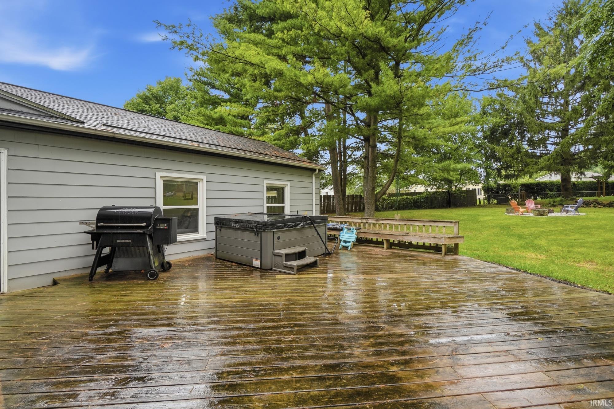 hot tub does not stay with the home