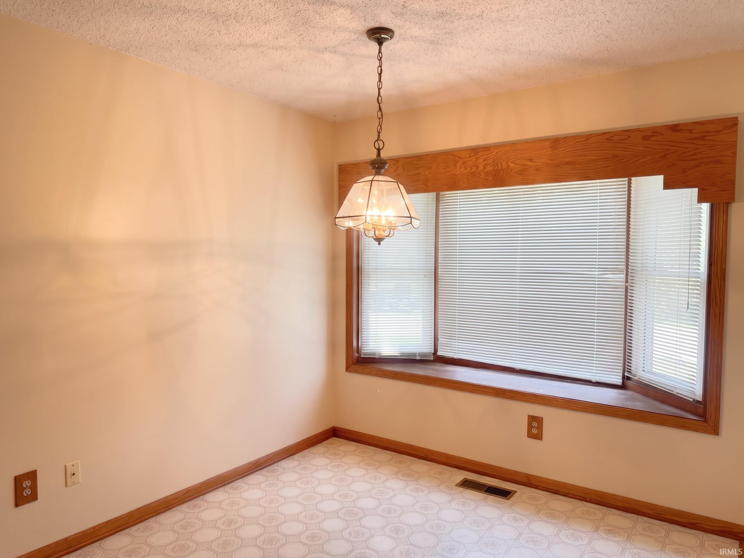 Photo 4 of Manufactured home for sale at 2919 Squire Ln, Evansville, IN 47715 | MLS# 202636362 | Listing updated on 2026-09-03