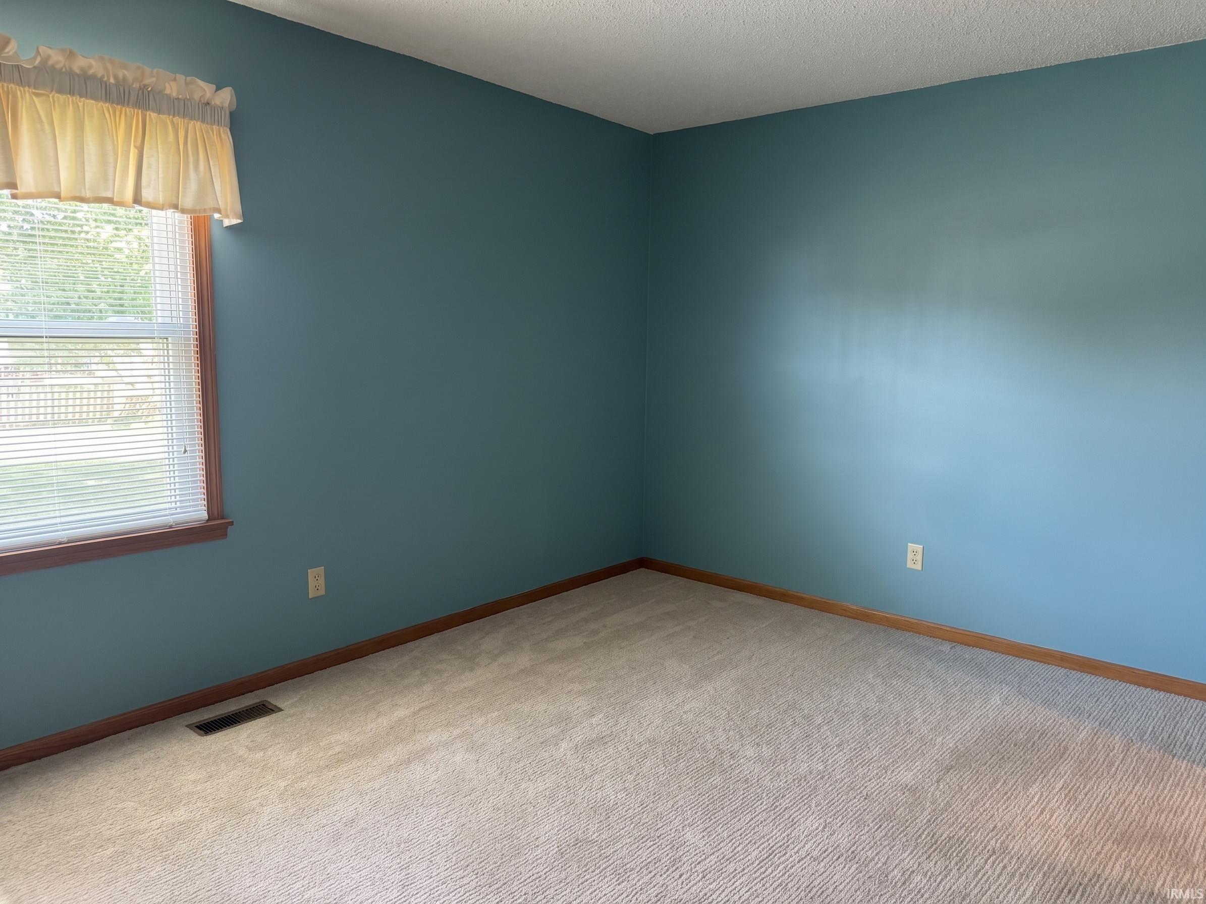 Photo 5 of Manufactured home for sale at 2919 Squire Ln, Evansville, IN 47715 | MLS# 202636362 | Listing updated on 2026-09-03