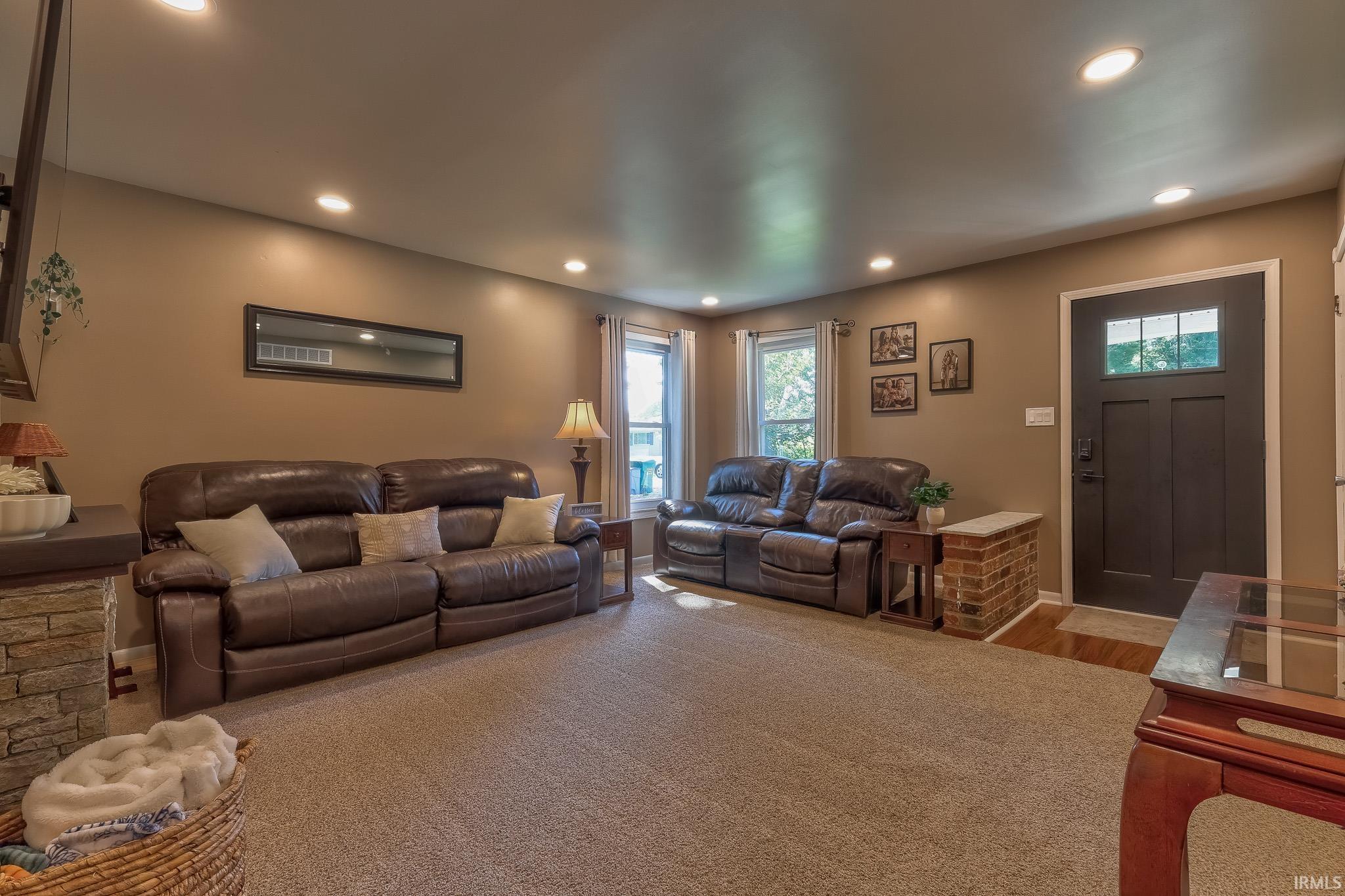Photo 4 of Manufactured home for sale at 5215 James Ave, Evansville, IN 47712 | MLS# 202636484 | Listing updated on 2026-09-04
