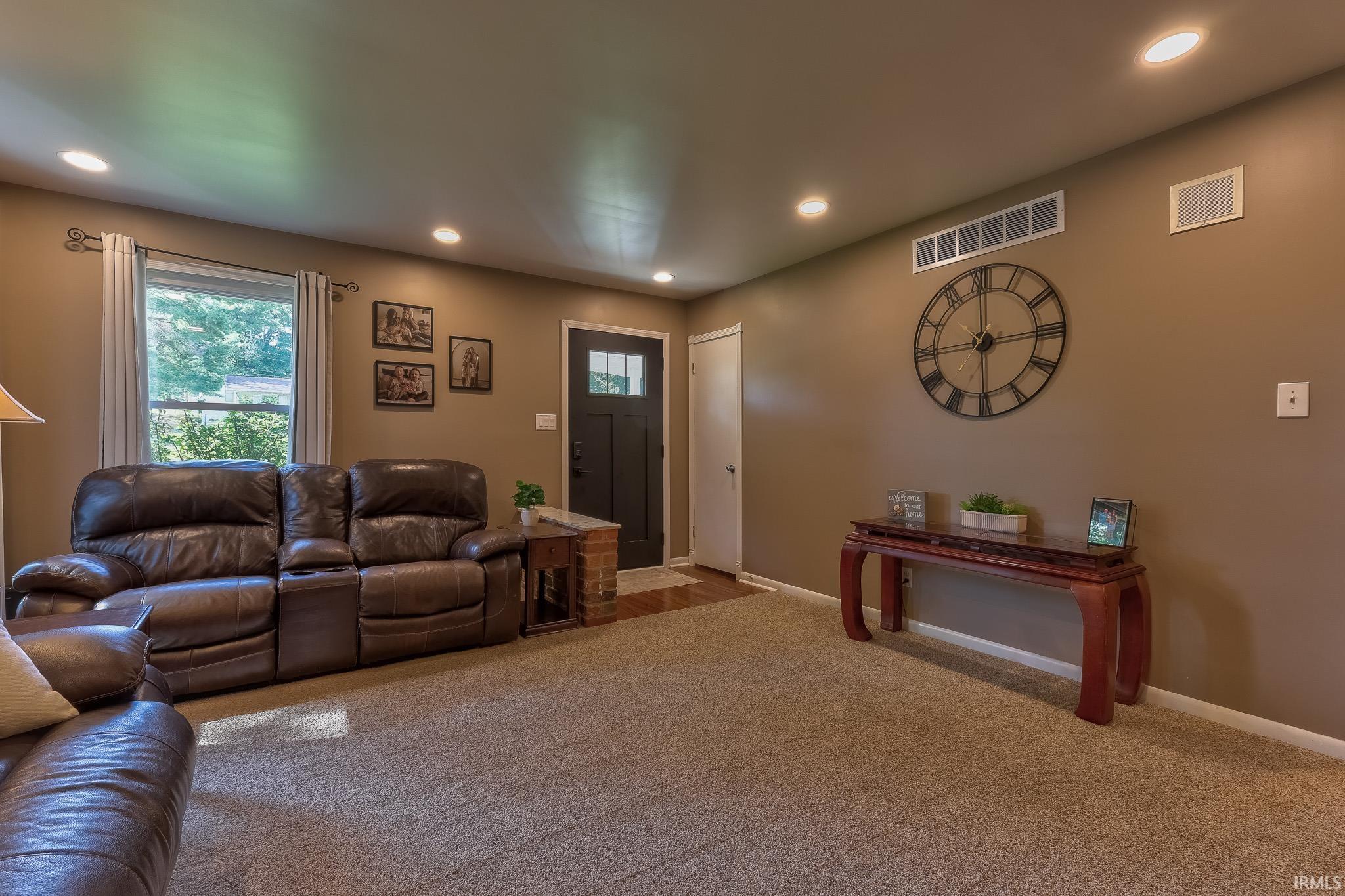 Photo 5 of Manufactured home for sale at 5215 James Ave, Evansville, IN 47712 | MLS# 202636484 | Listing updated on 2026-09-04
