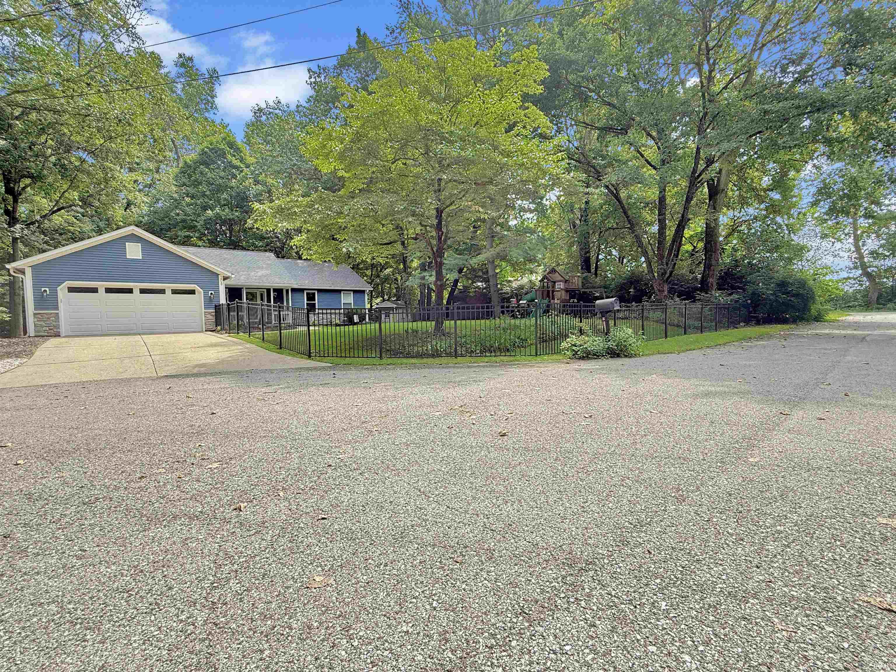 Photo 3 of Manufactured home for sale at 208 Wildwood Ct, Lafayette, IN 47905 | MLS# 202636564 | Listing updated on 2026-09-04