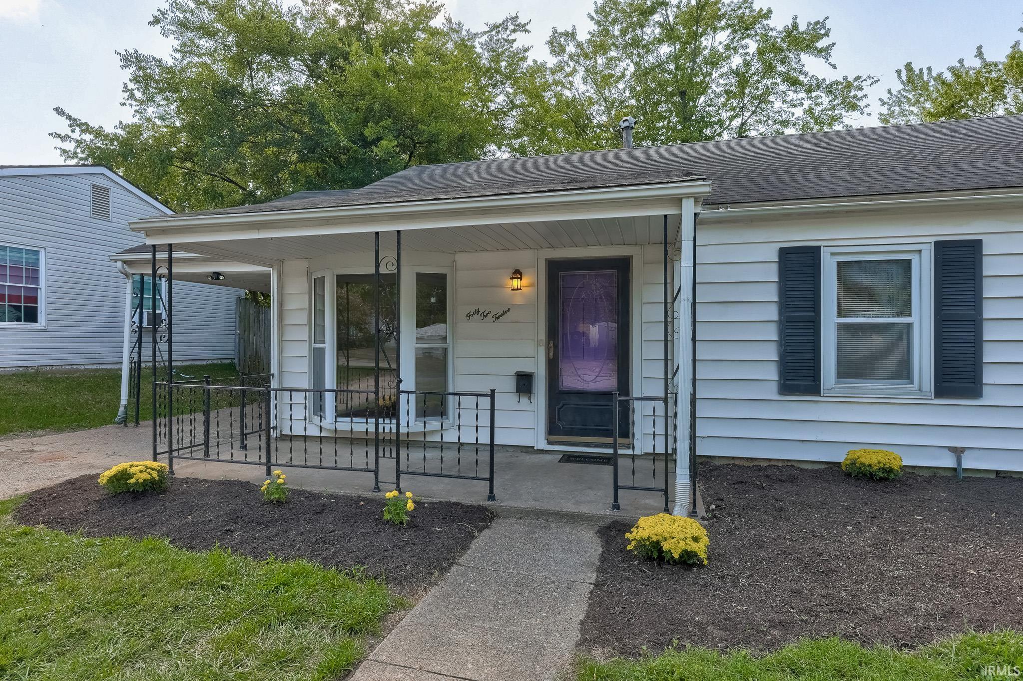 Photo 2 of Sale Pending at 4212 Meadowridge Rd, Evansville, IN 47710 | MLS# 202636623 | Listing updated on 2026-09-06