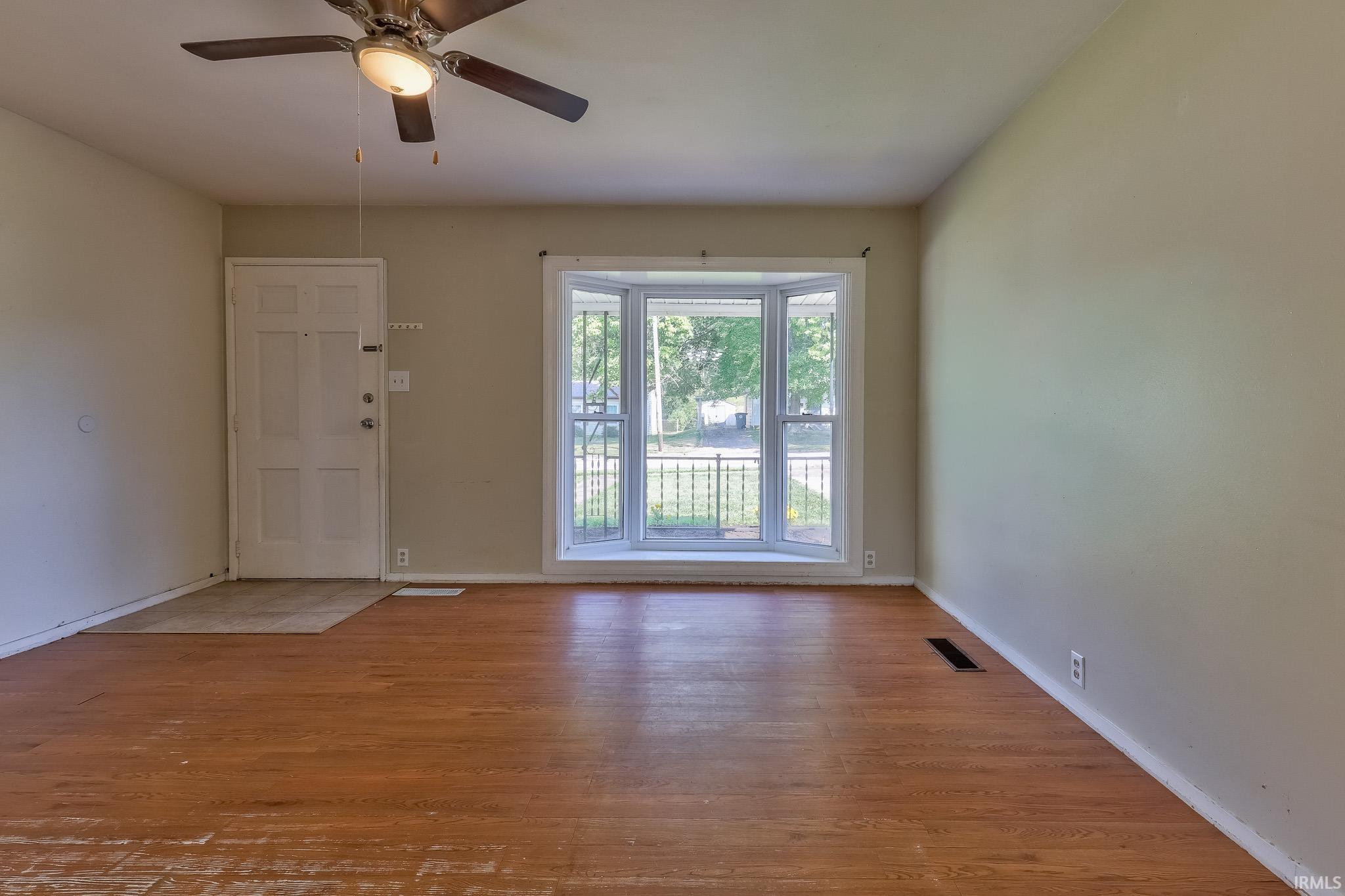Photo 4 of Sale Pending at 4212 Meadowridge Rd, Evansville, IN 47710 | MLS# 202636623 | Listing updated on 2026-09-06