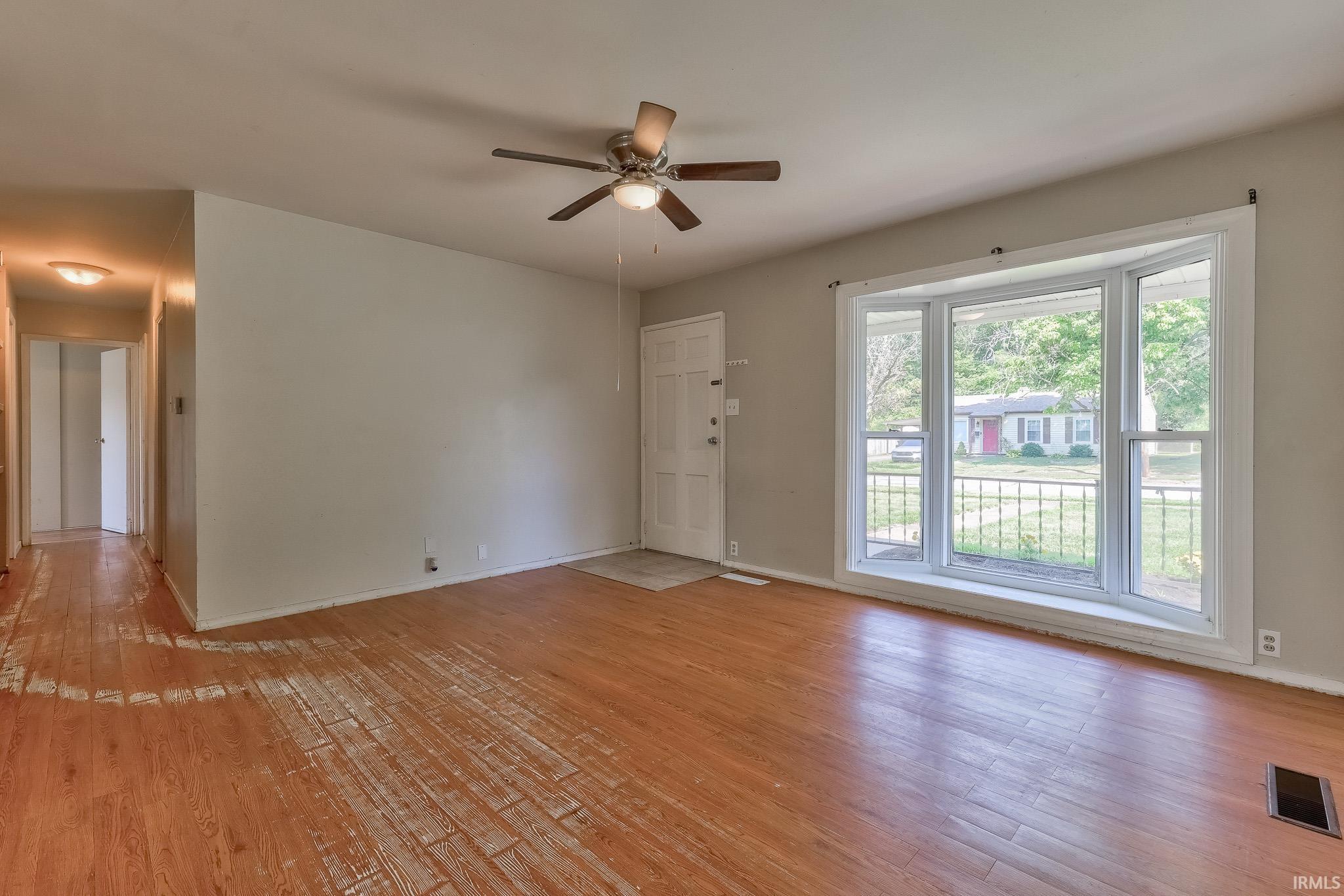 Photo 5 of Sale Pending at 4212 Meadowridge Rd, Evansville, IN 47710 | MLS# 202636623 | Listing updated on 2026-09-06