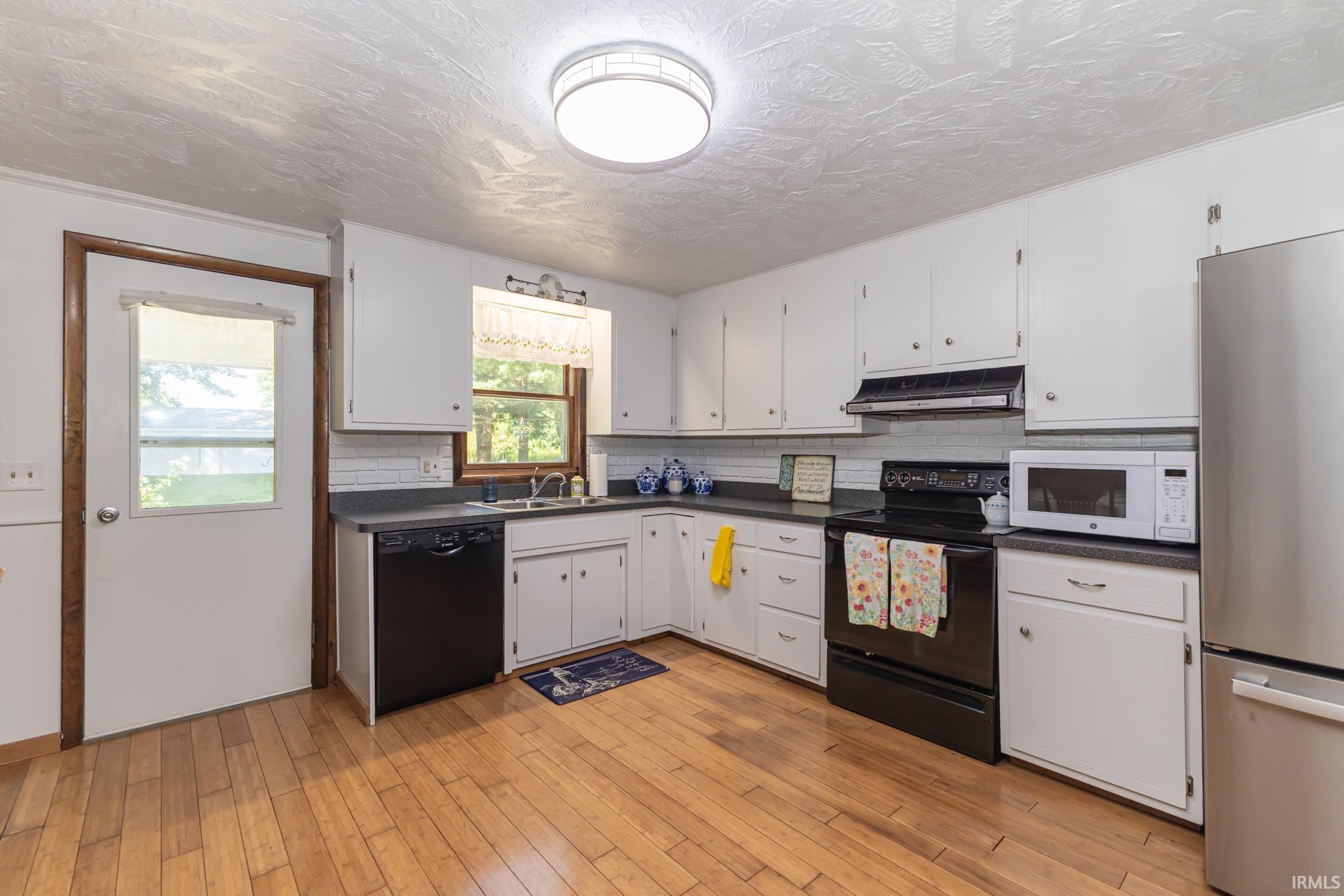 Photo 3 of Manufactured home for sale at 7200 W Farmdale Rd, Daleville, IN 47334 | MLS# 202636703 | Listing updated on 2026-09-04
