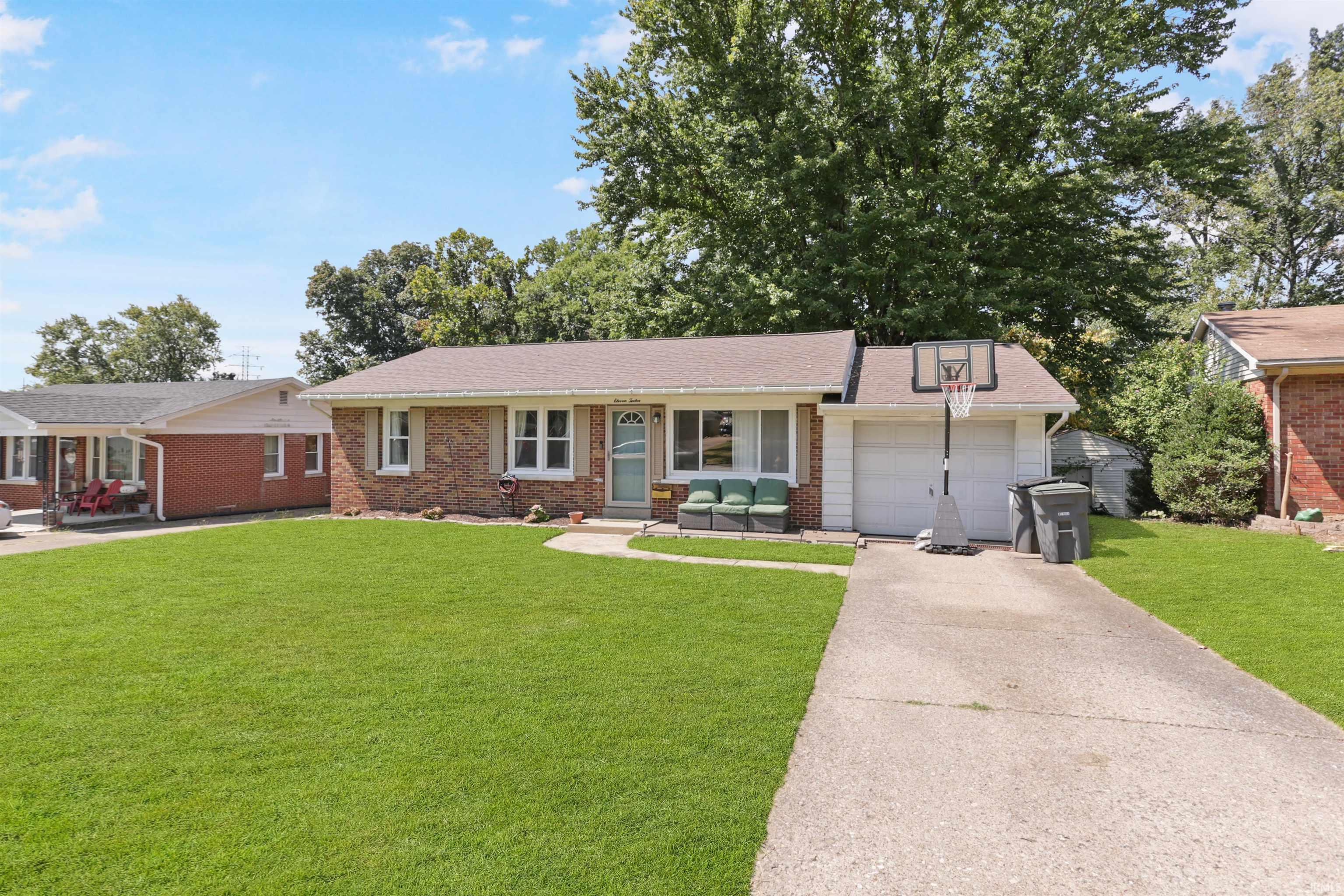 Photo 3 of Manufactured home for sale at 1112 N Helfrich Ave, Evansville, IN 47720 | MLS# 202636731 | Listing updated on 2026-09-04