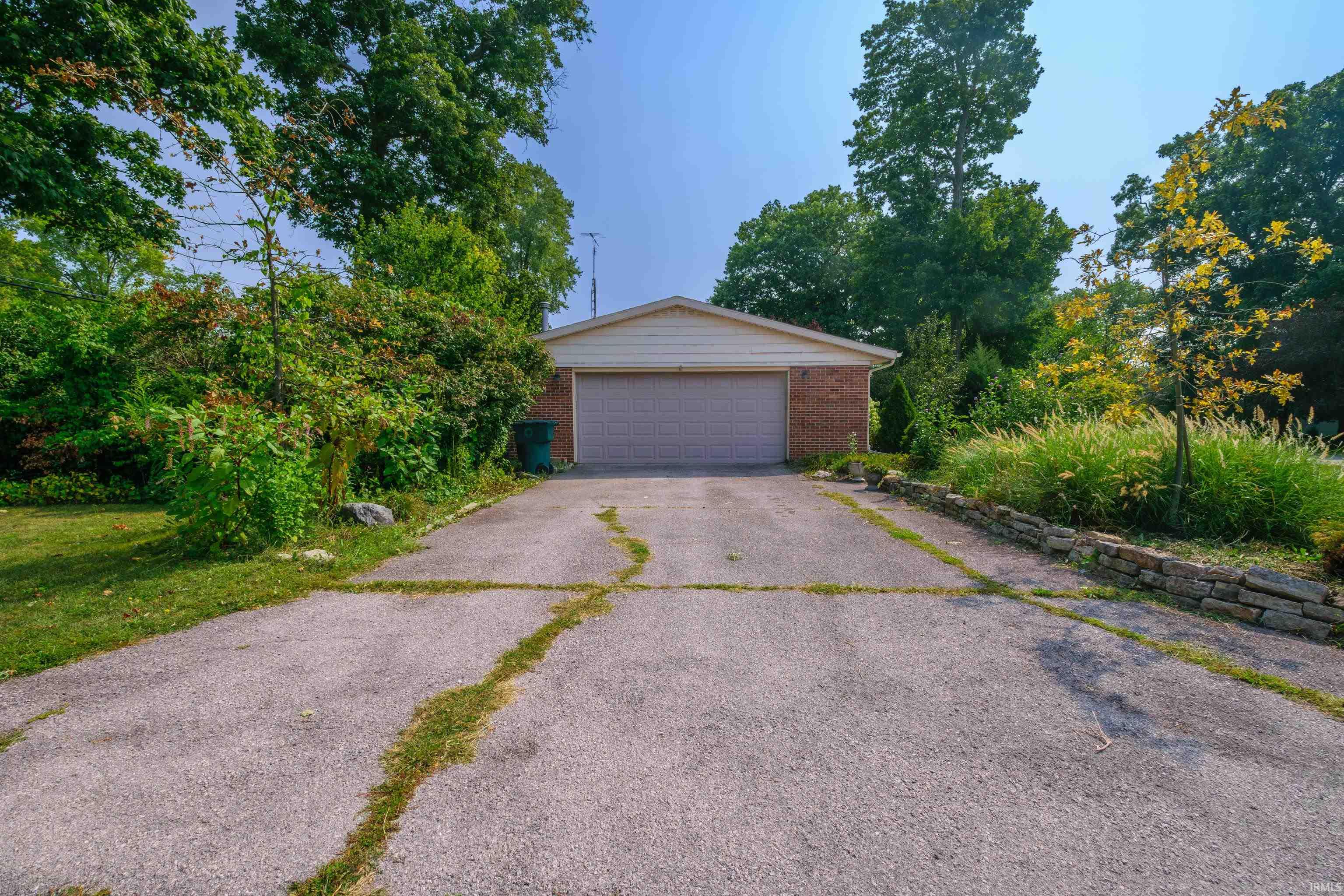 Photo 3 of Manufactured home for sale at 2308 W Purdue Ave, Muncie, IN 47304 | MLS# 202636737 | Listing updated on 2026-09-04