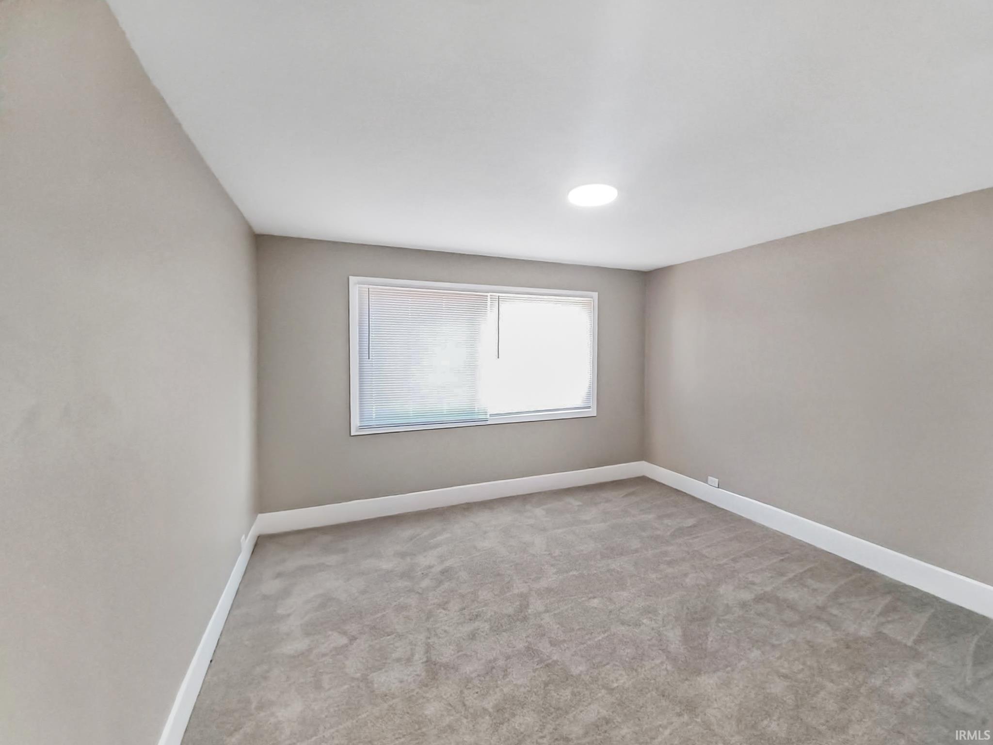 Photo 5 of Manufactured home for sale at 311 E Oregon St, Evansville, IN 47711 | MLS# 202636864 | Listing updated on 2026-09-06