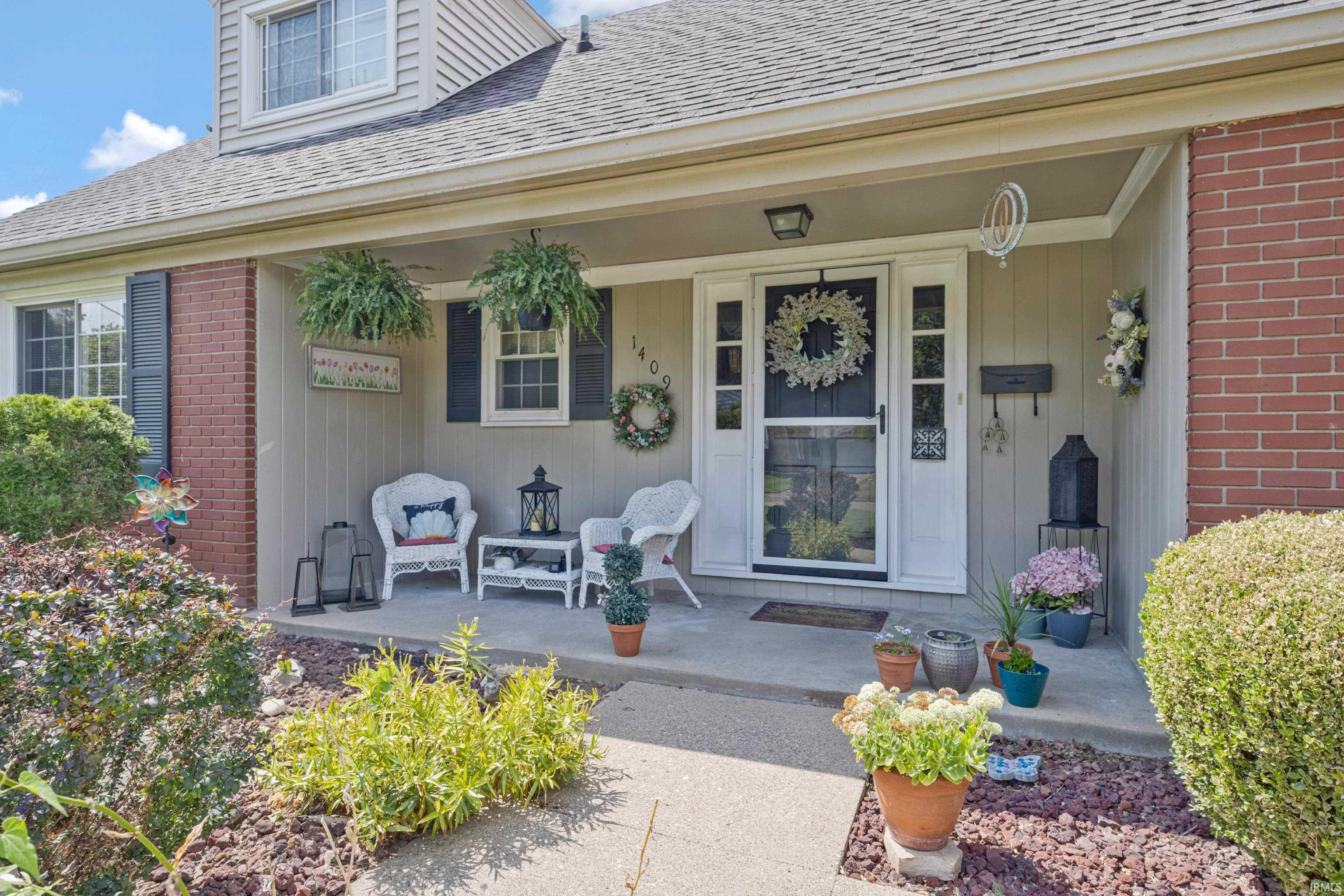 Photo 2 of Manufactured home for sale at 1409 Continental Dr, Evansville, IN 47715 | MLS# 202636870 | Listing updated on 2026-09-06