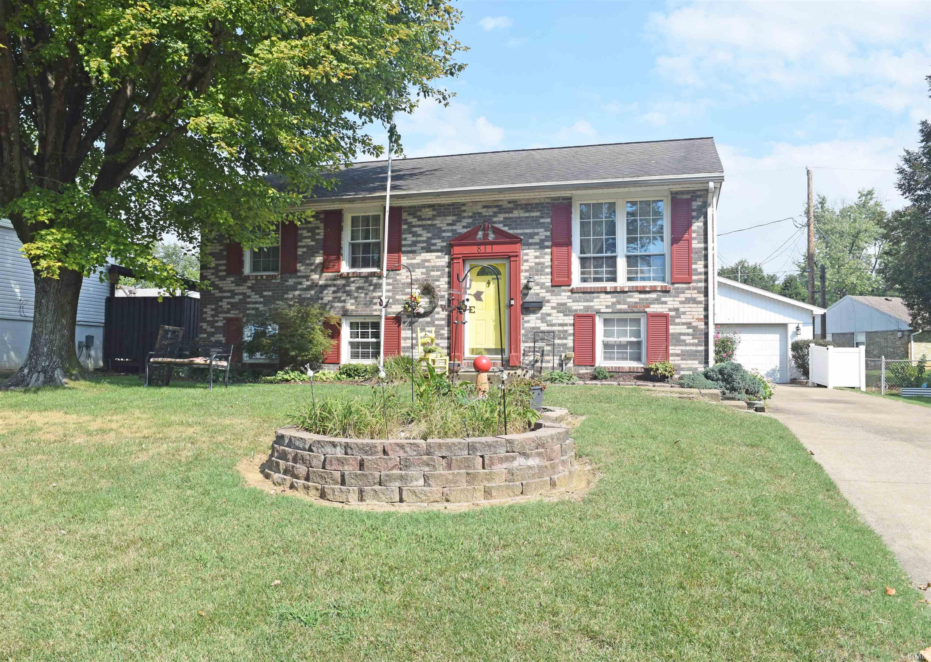 Manufactured home for sale at 811 Hartford Ct, Evansville, IN 47710 | MLS# 202637008