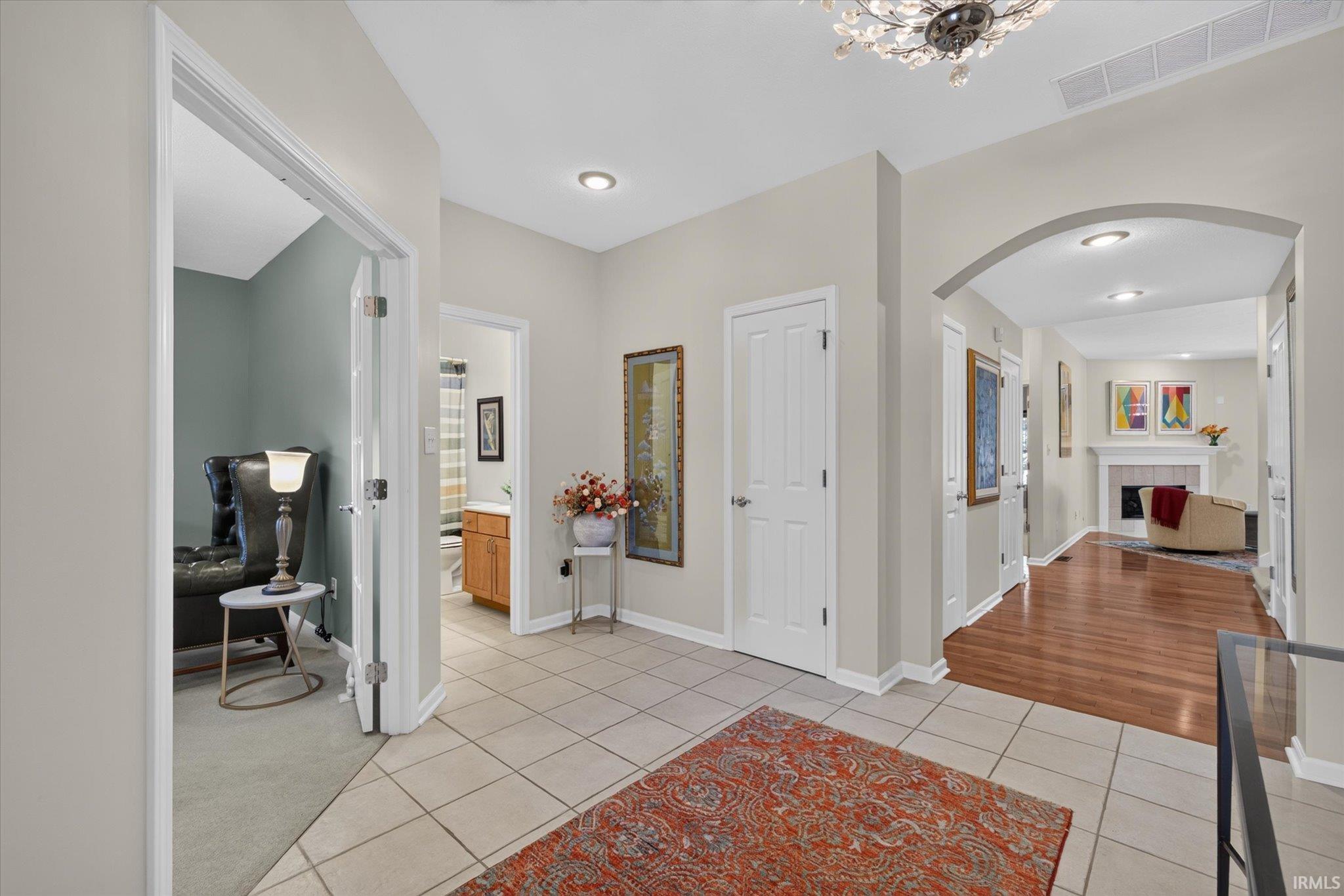 Photo 3 of Condo for sale at 962 S Baldwin Dr, Bloomington, IN 47401 | MLS# 202637101 | Listing updated on 2026-10-07