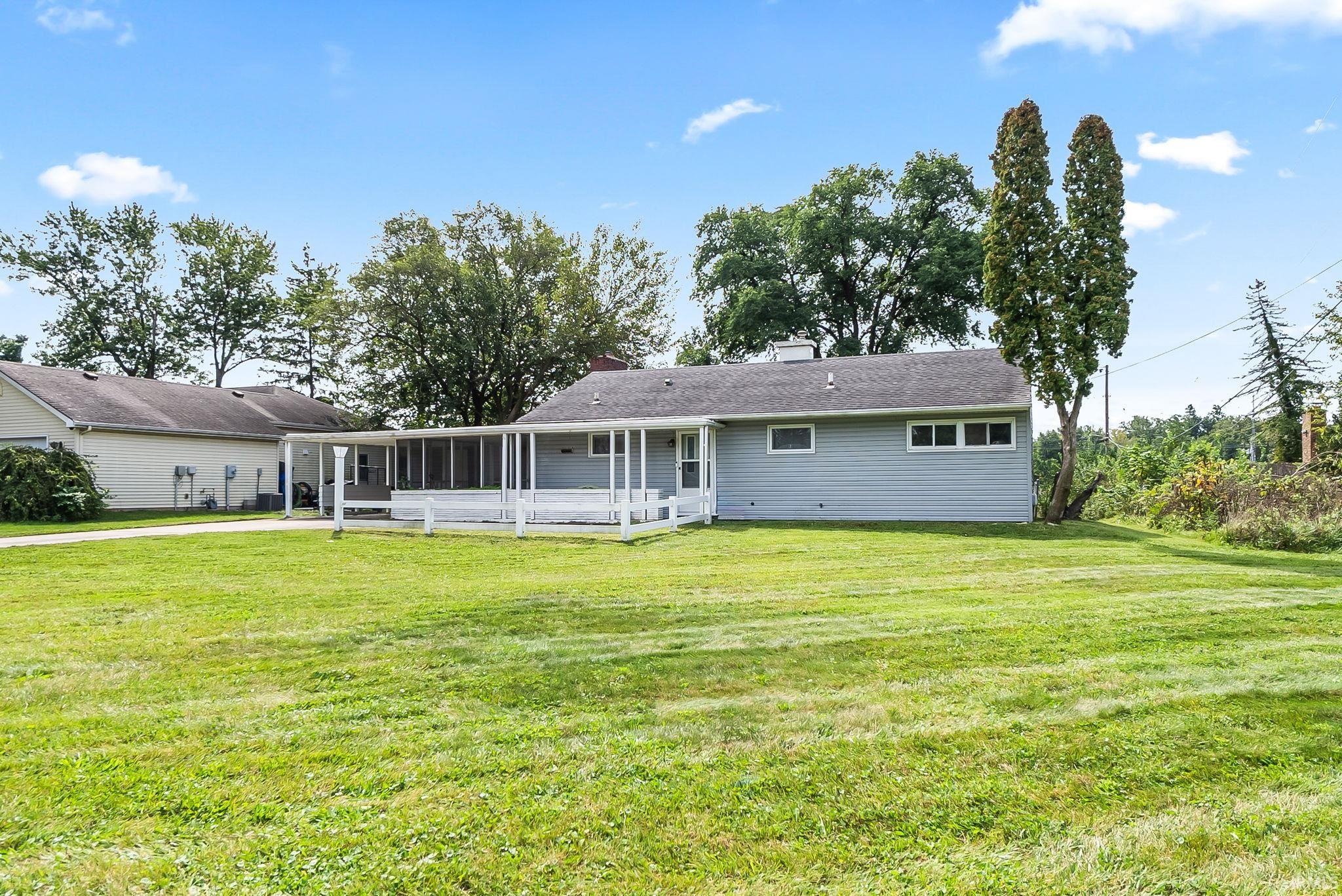 Photo 3 of Sale Pending at 116 E Hoover Dr, Fort Wayne, IN 46816 | MLS# 202637243 | Listing updated on 2026-09-28