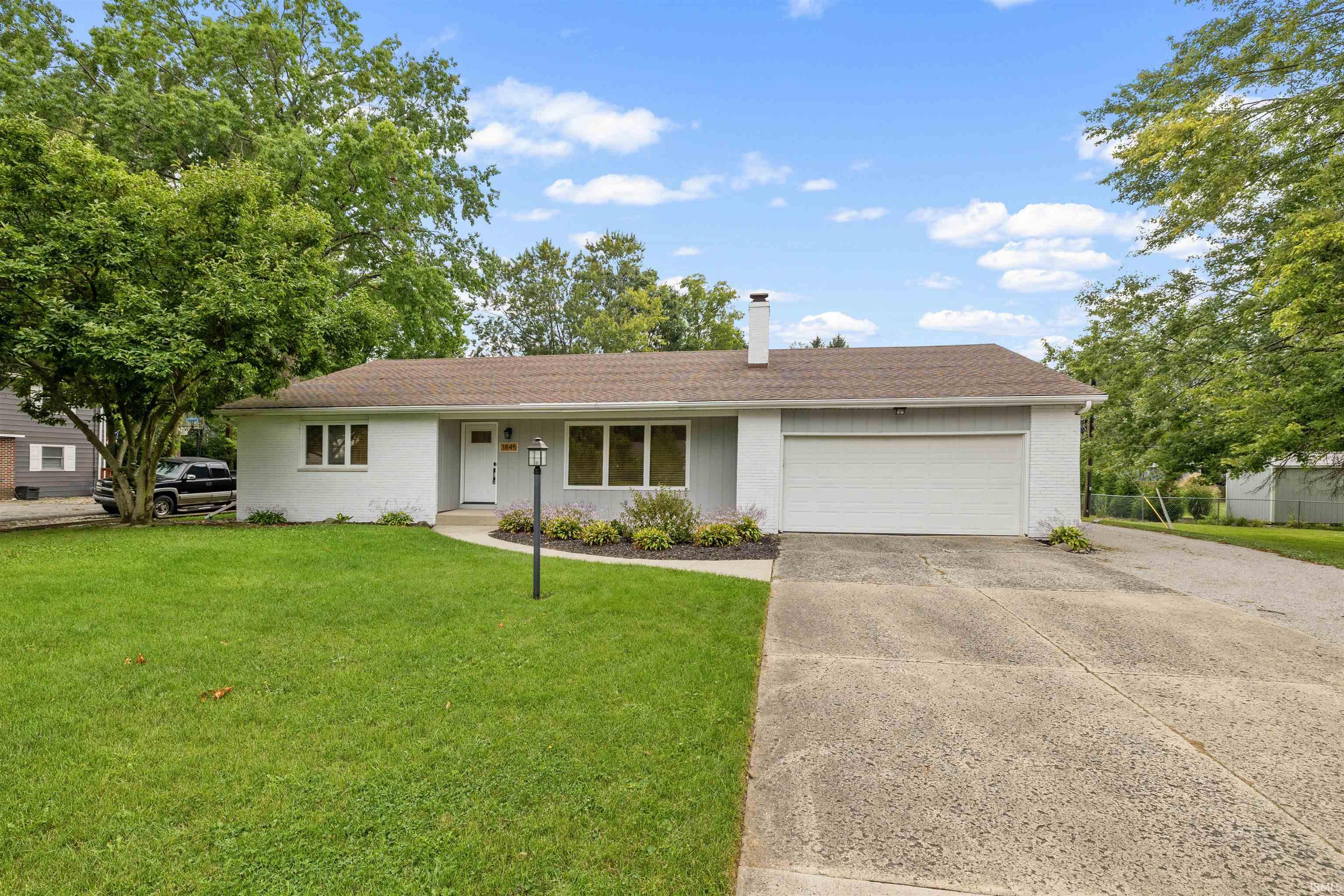 Photo 1 of Sale Pending at 3845 Buesching Dr, Fort Wayne, IN 46815 | MLS# 202637306 | Listing updated on 2026-09-26