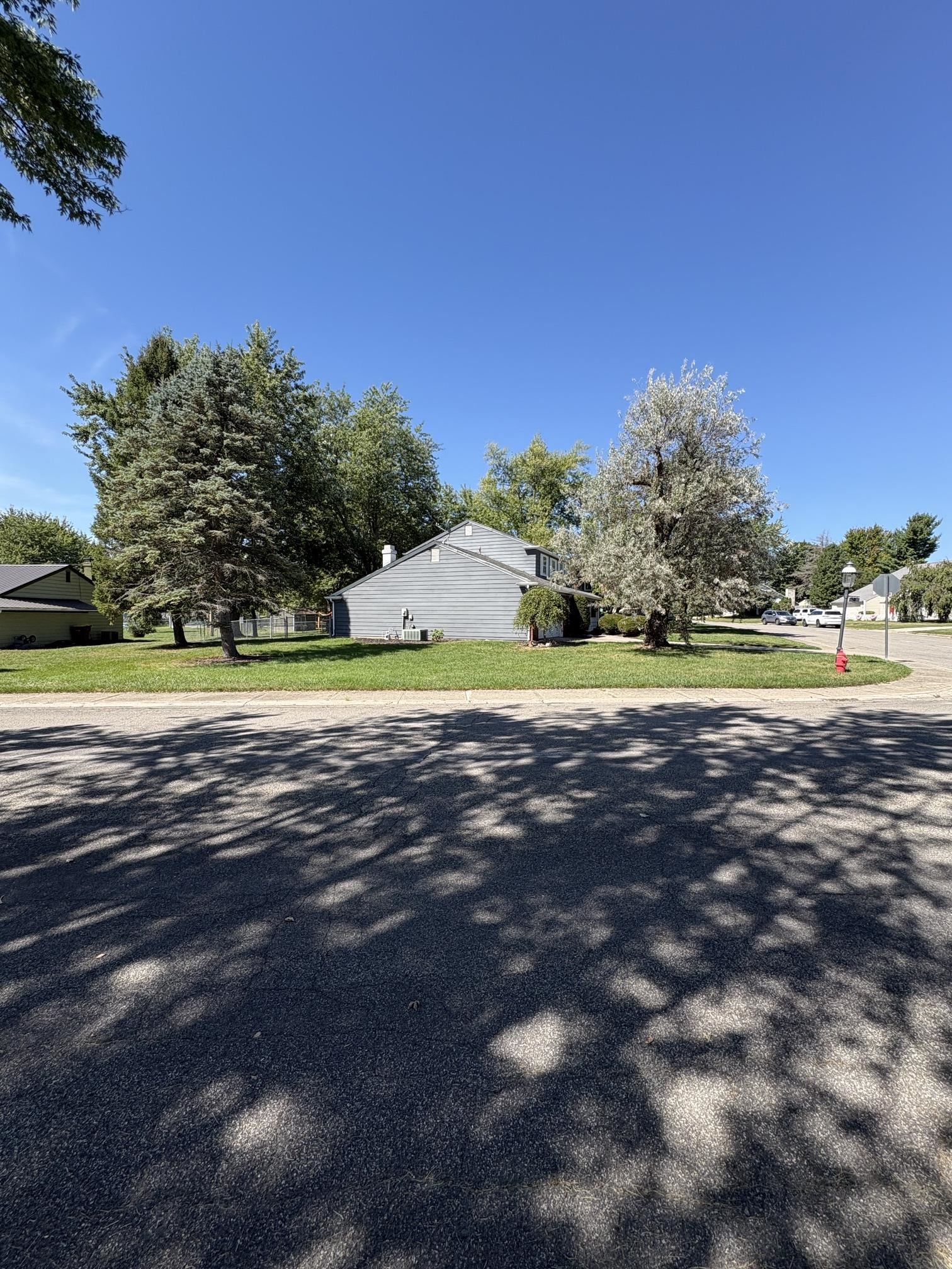 Photo 3 of Sale Pending at 410 Inglenook Pl, Angola, IN 46703 | MLS# 202637779 | Listing updated on 2026-09-14