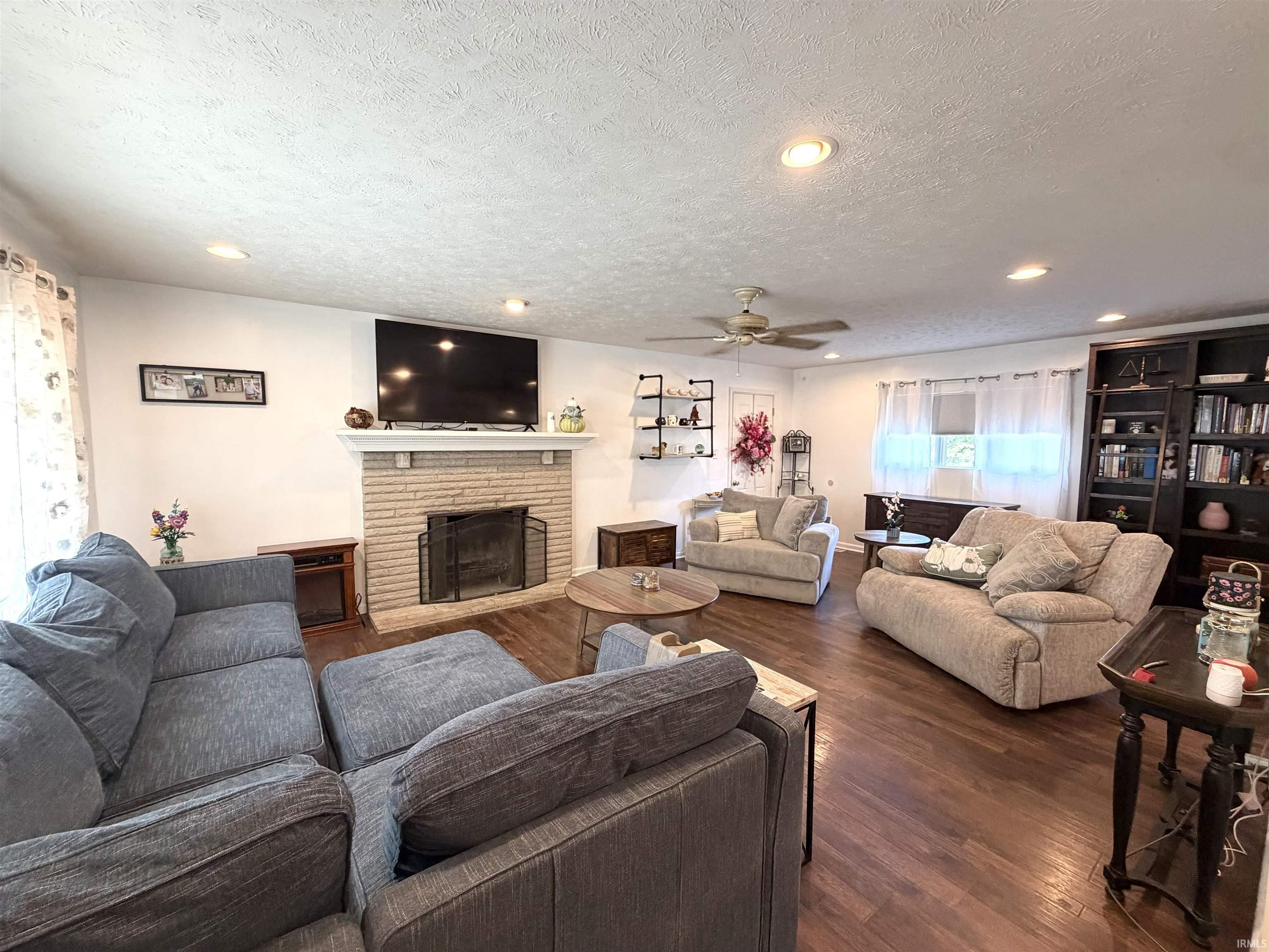 Photo 2 of Manufactured home for sale at 620 E Blue Ridge Dr, Evansville, IN 47714 | MLS# 202637793 | Listing updated on 2026-09-15