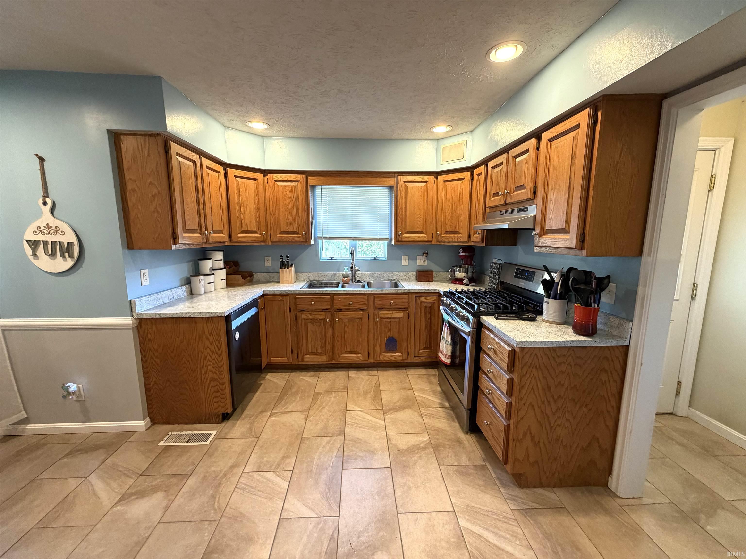 Photo 4 of Manufactured home for sale at 620 E Blue Ridge Dr, Evansville, IN 47714 | MLS# 202637793 | Listing updated on 2026-09-15