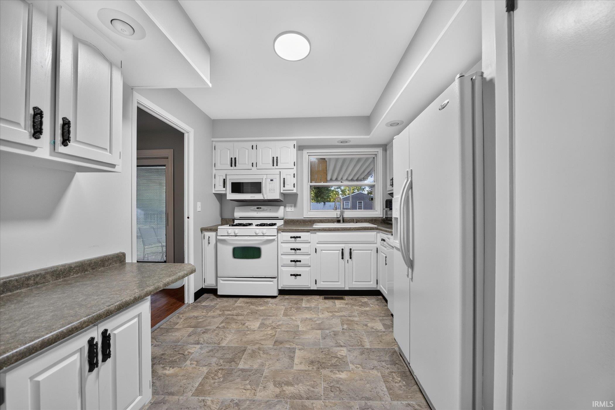 Photo 4 of Manufactured home for sale at 1450 Oakdale Dr, South Bend, IN 46614 | MLS# 202637802 | Listing updated on 2026-09-13