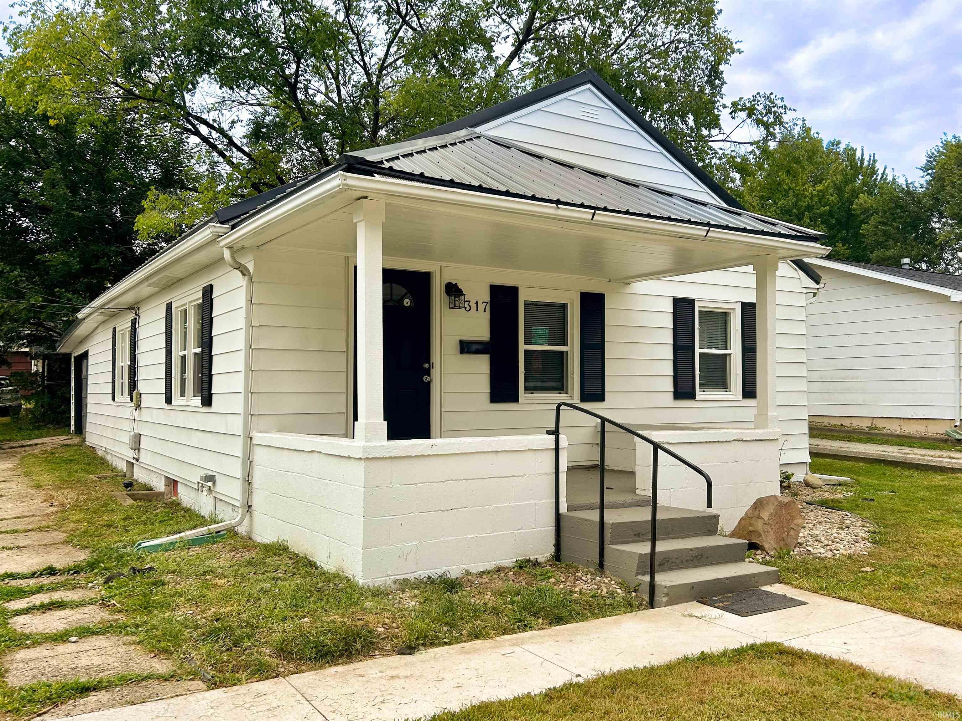 Photo 2 of Manufactured home for sale at 317 W Smith St, Warsaw, IN 46580 | MLS# 202637813 | Listing updated on 2026-09-13