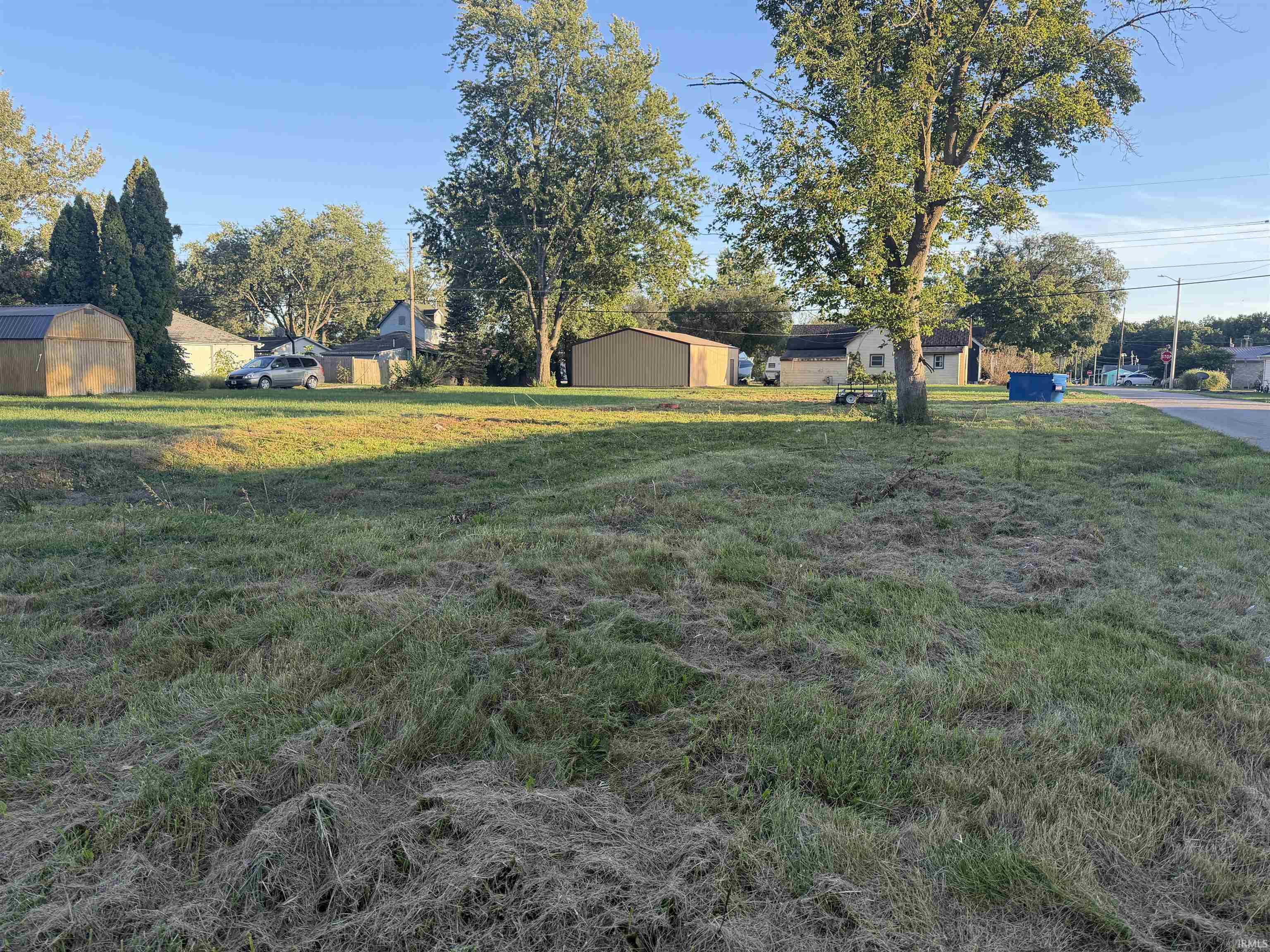 Photo 3 of Sale Pending at 823 W Commercial St, Hartford City, IN 47348 | MLS# 202637845 | Listing updated on 2026-09-20