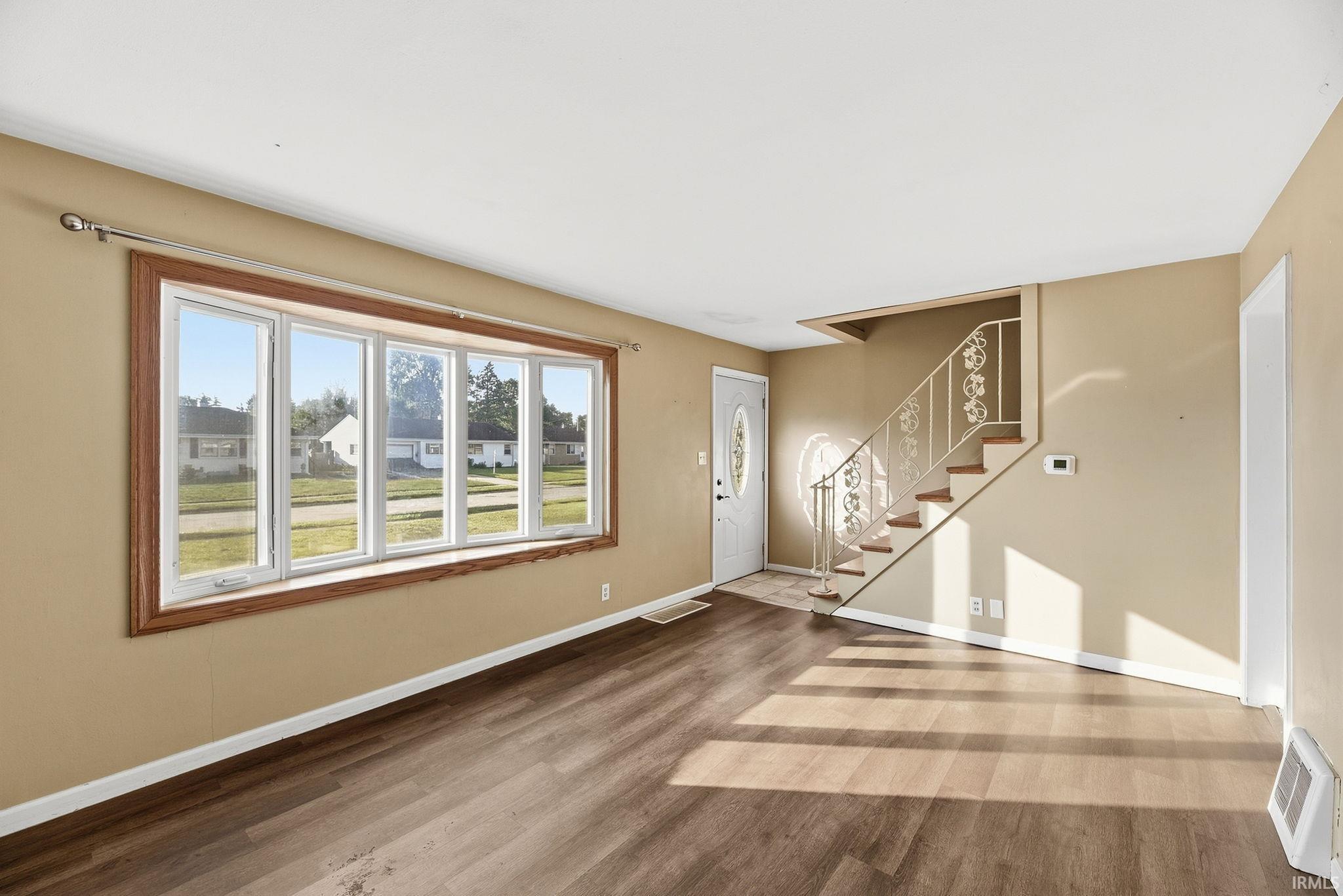 Photo 3 of Sale Pending at 809 Garden Ln, South Bend, IN 46619 | MLS# 202637856 | Listing updated on 2026-09-19