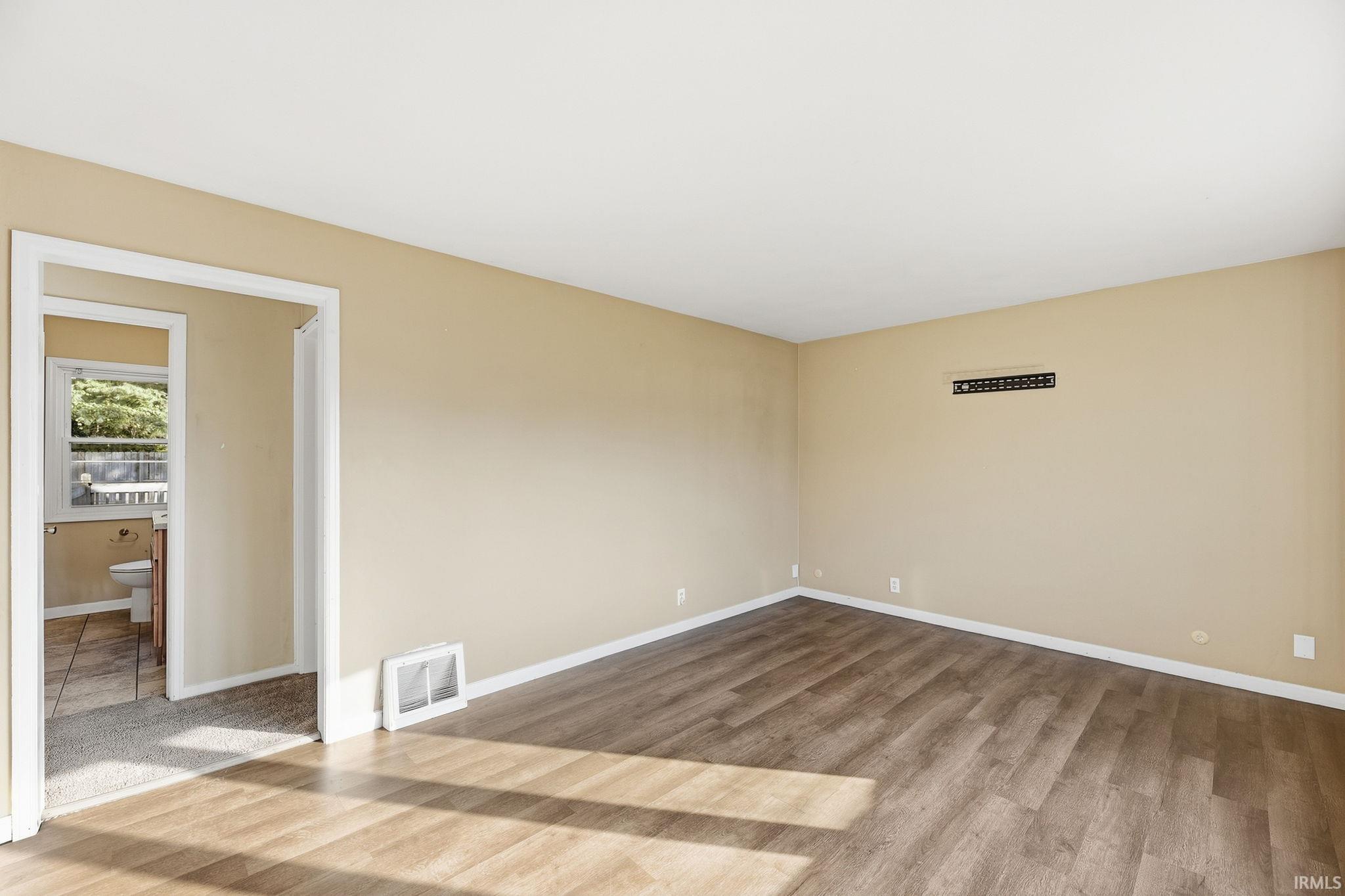 Photo 4 of Sale Pending at 809 Garden Ln, South Bend, IN 46619 | MLS# 202637856 | Listing updated on 2026-09-19