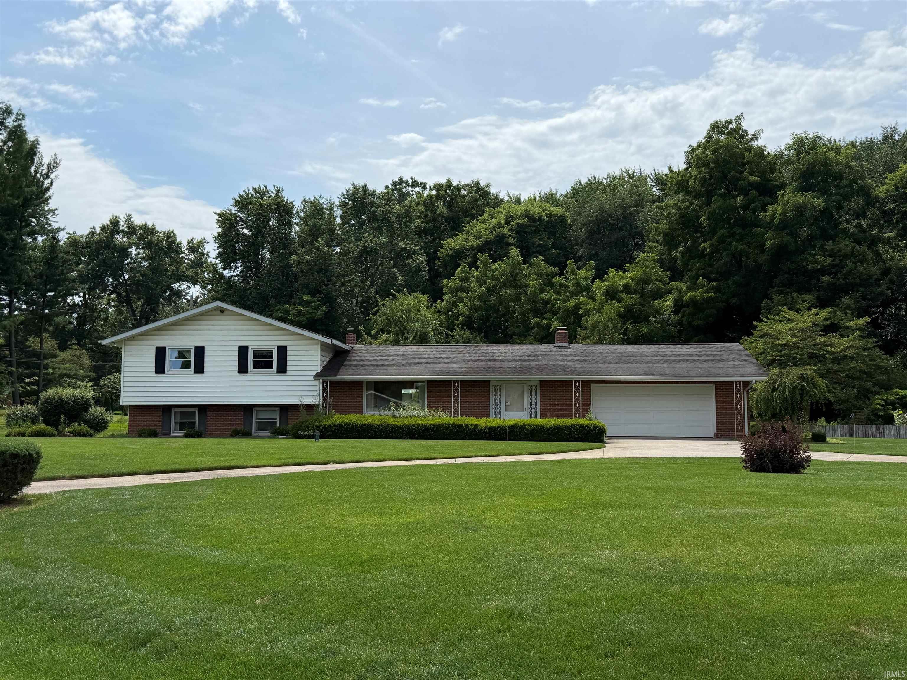 Photo 2 of Manufactured home for sale at 58553 Ardmore Dr, Elkhart, IN 46517 | MLS# 202637869 | Listing updated on 2026-09-14