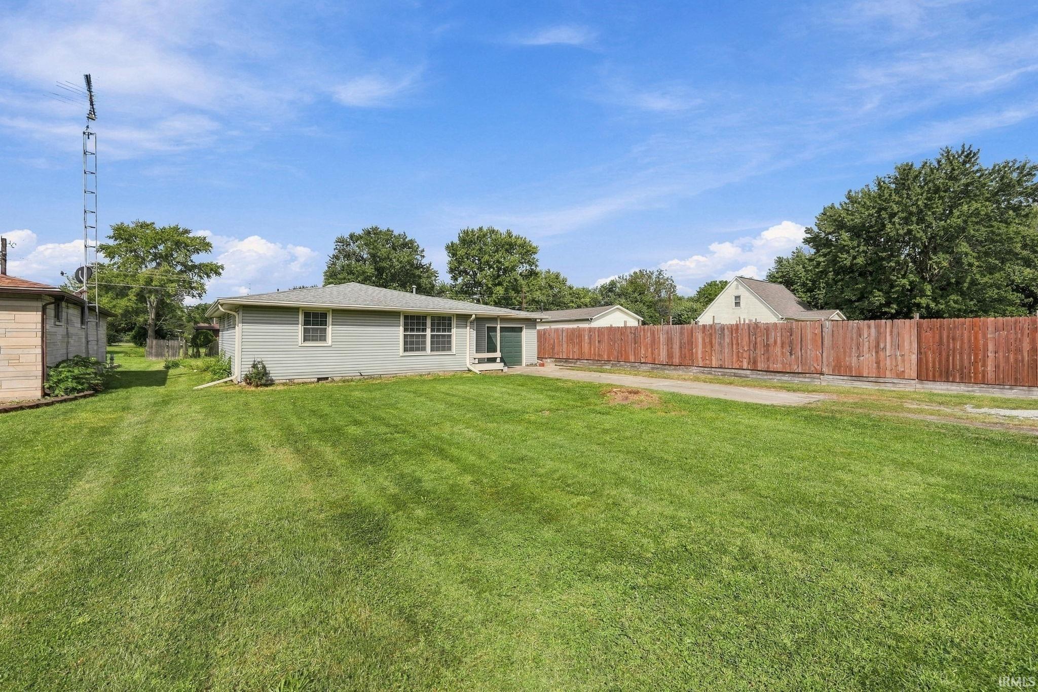 Photo 2 of Sale Pending at 519 N Claypool Rd, Muncie, IN 47303 | MLS# 202637888 | Listing updated on 2026-09-18