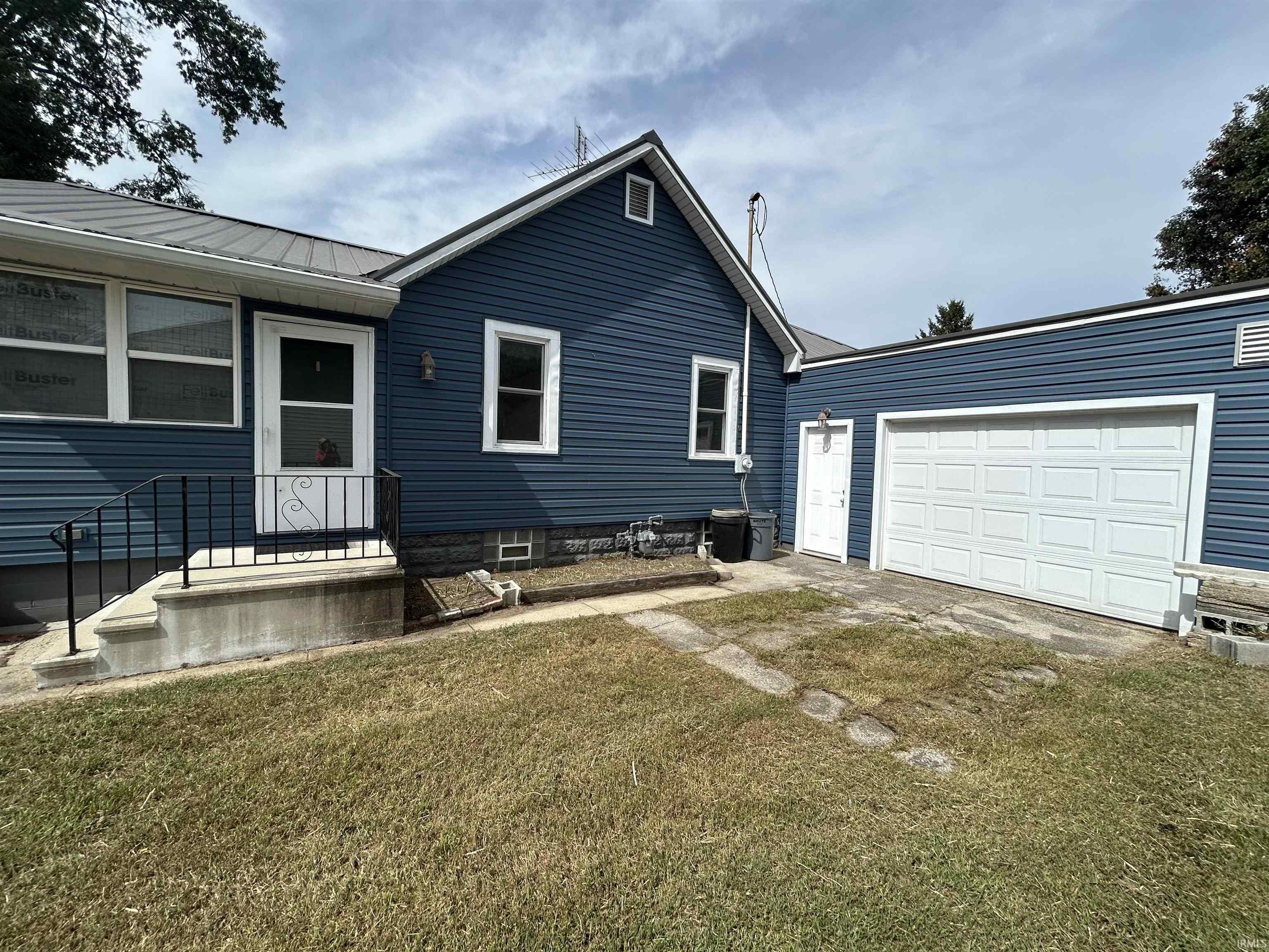 Photo 2 of Manufactured home for sale at 305 W New York St, Knox, IN 46534 | MLS# 202637930 | Listing updated on 2026-09-16