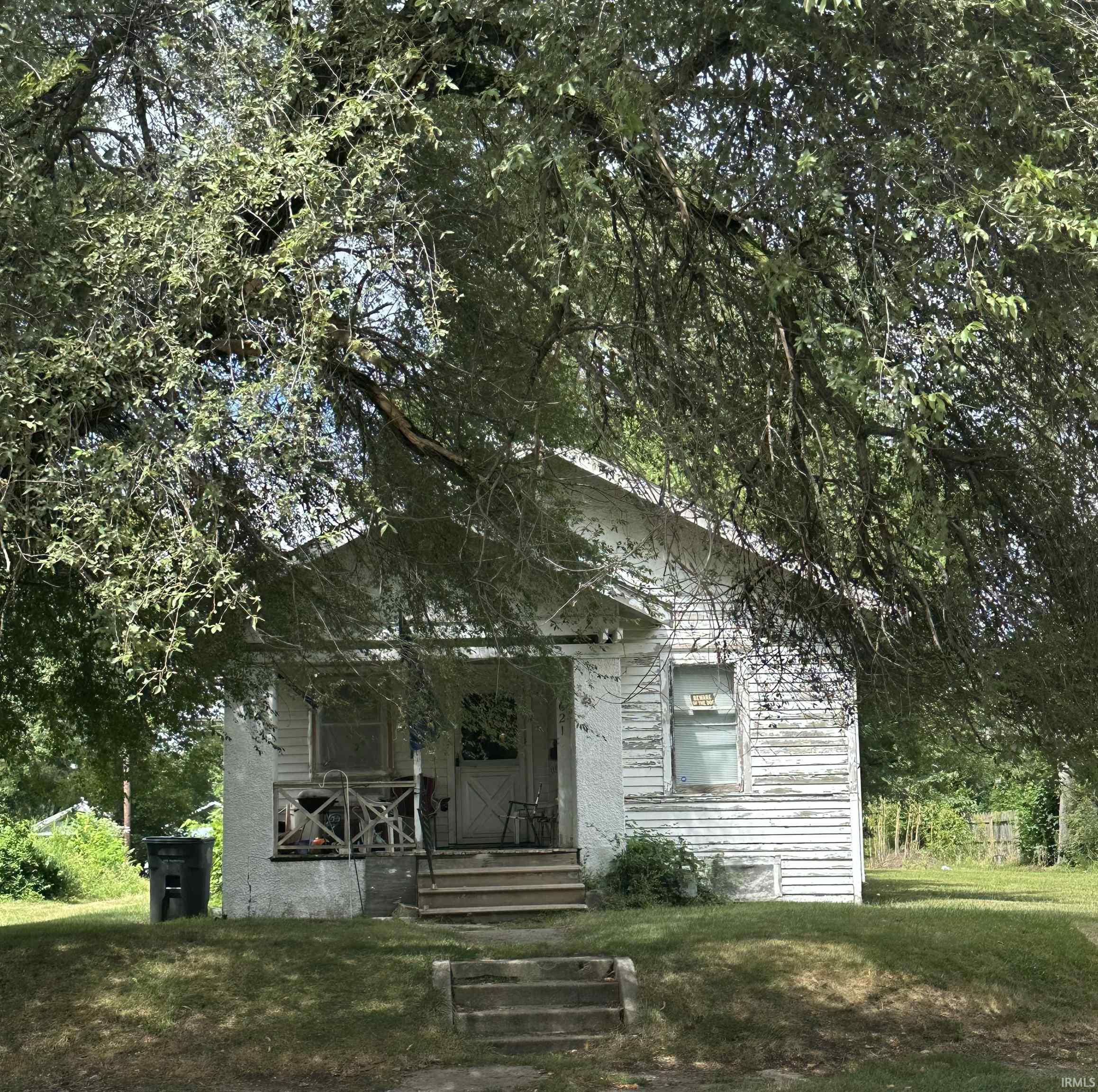 Manufactured home for sale at 621 E Dayton St, South Bend, IN 46613 | MLS# 202637957