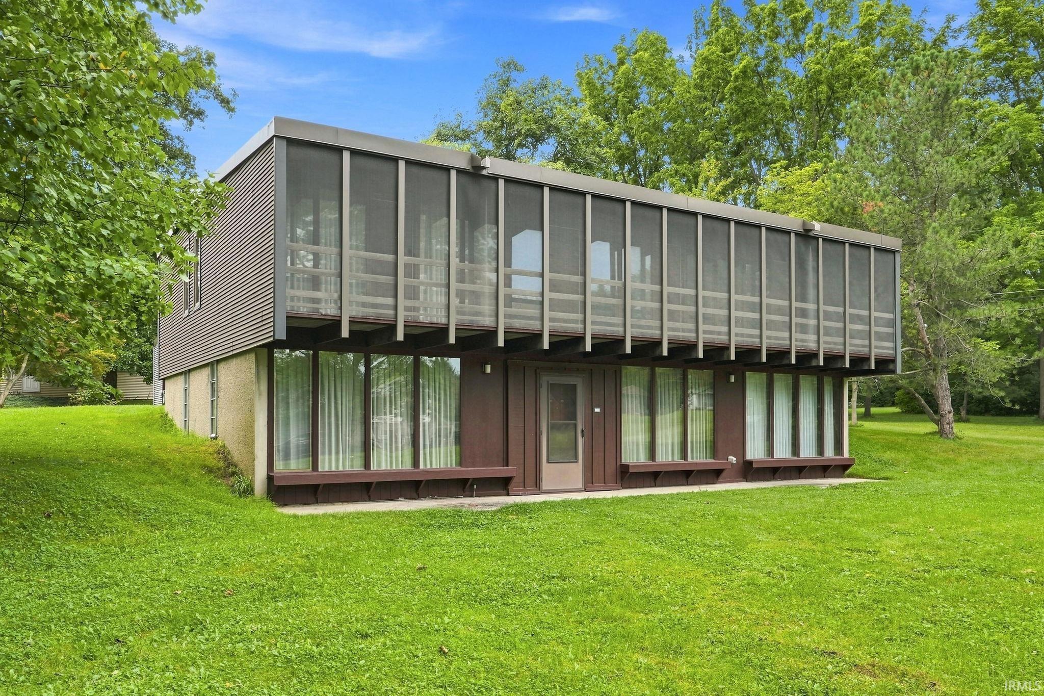 Photo 2 of Sale Pending at 4523 Maples Rd, Fort Wayne, IN 46816 | MLS# 202637961 | Listing updated on 2026-09-18