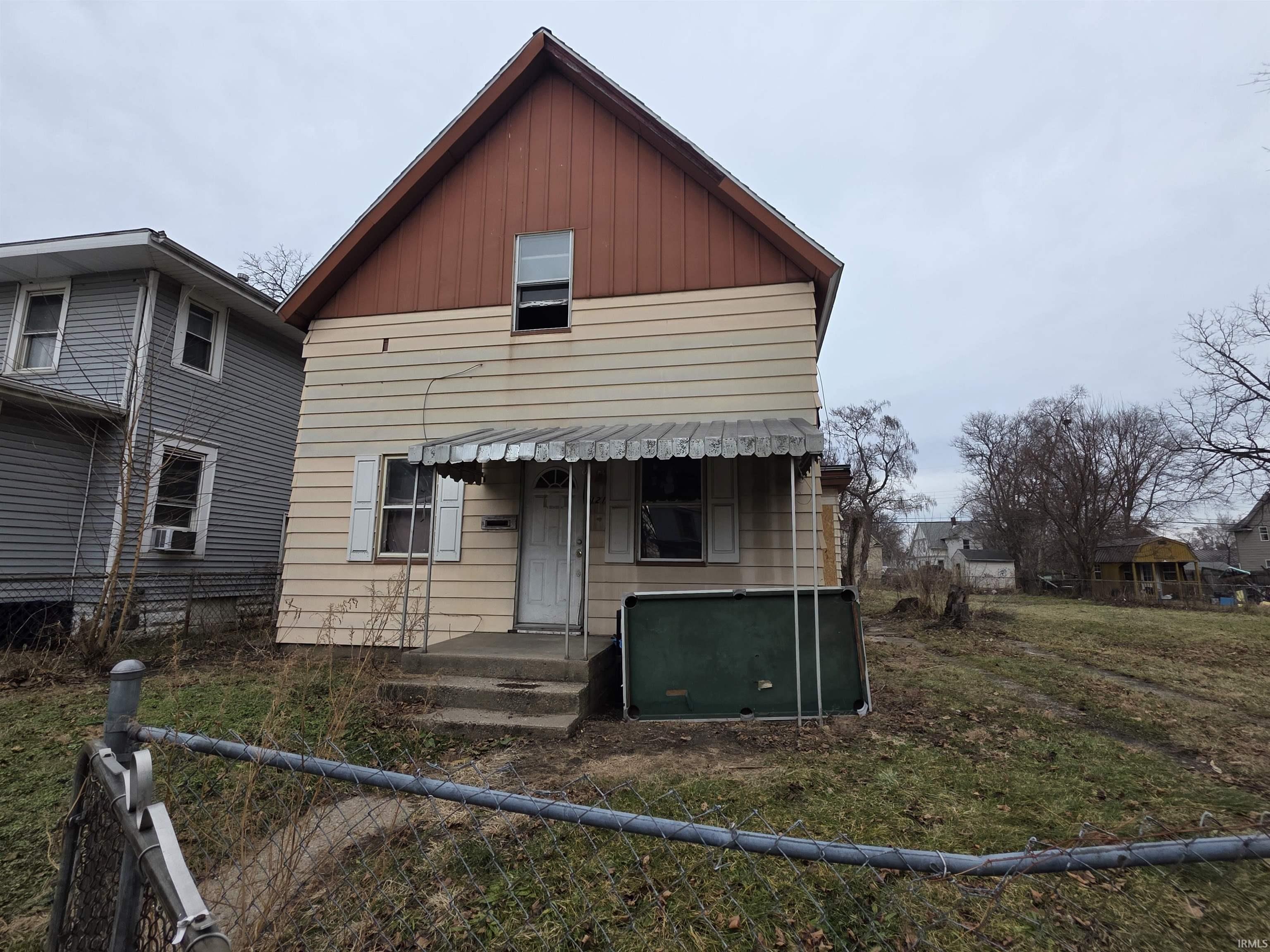 Manufactured home for sale at 121 E Dayton St, South Bend, IN 46613 | MLS# 202637977