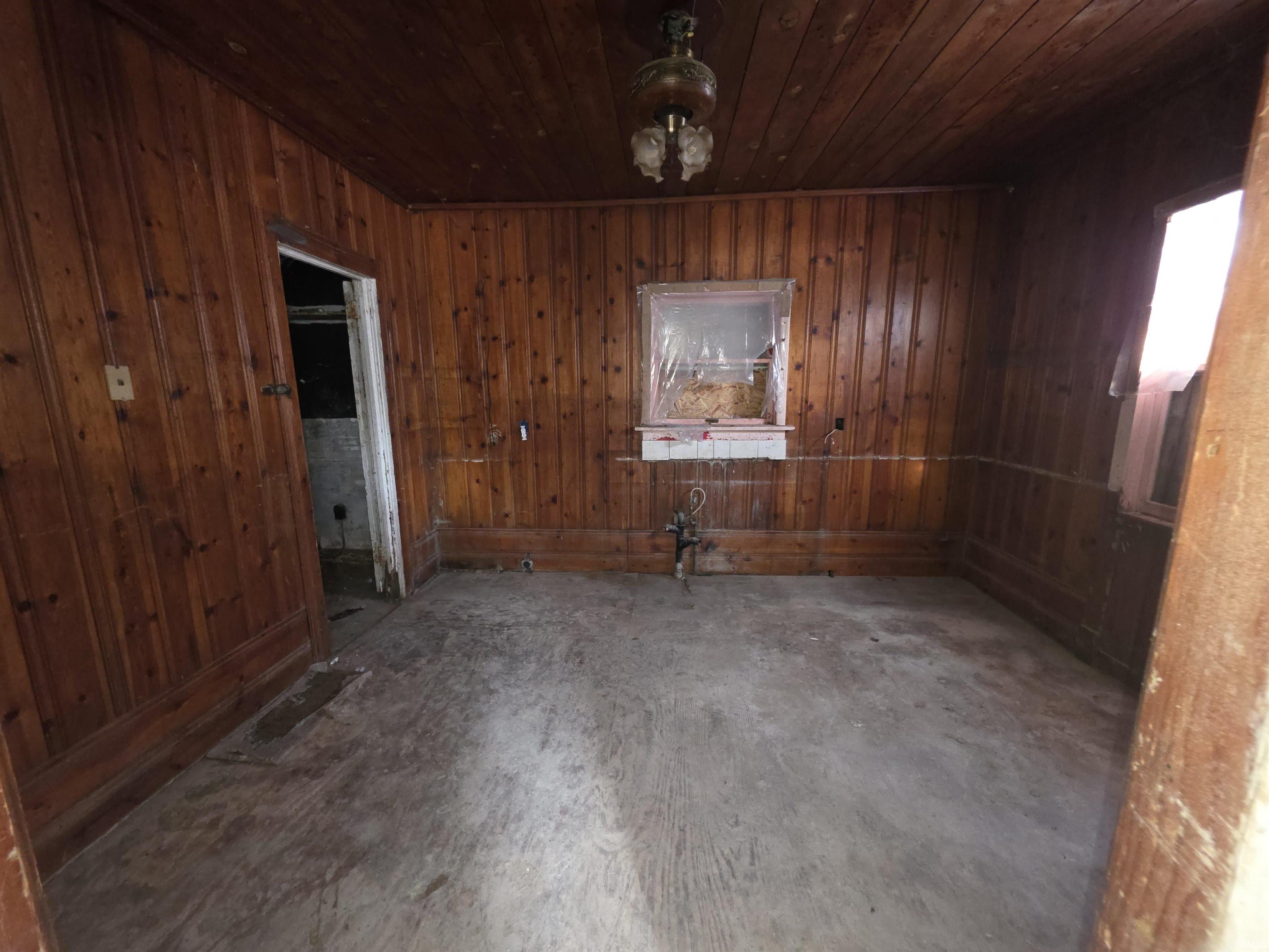 Photo 3 of Manufactured home for sale at 121 E Dayton St, South Bend, IN 46613 | MLS# 202637977 | Listing updated on 2026-09-14