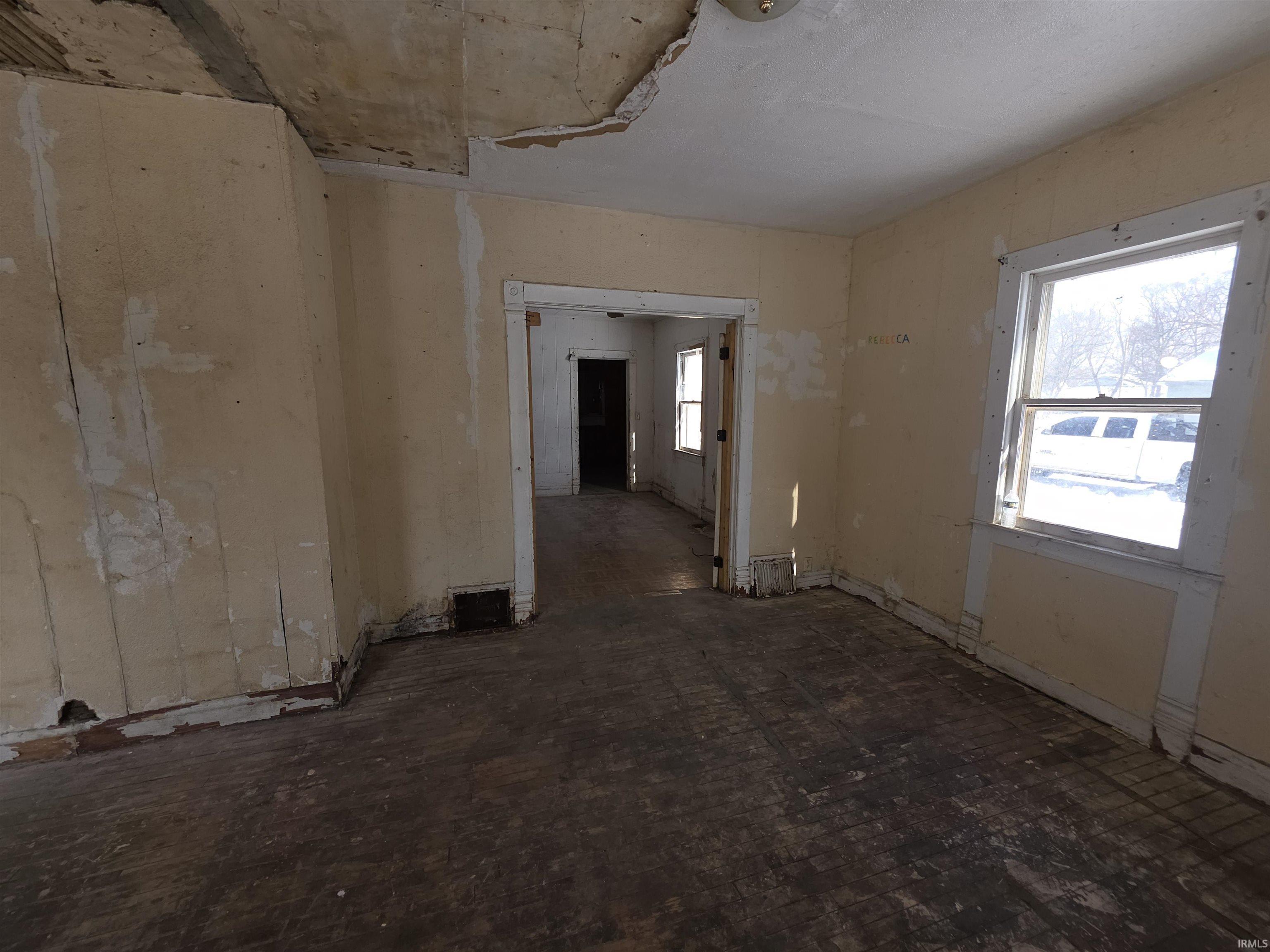 Photo 4 of Manufactured home for sale at 121 E Dayton St, South Bend, IN 46613 | MLS# 202637977 | Listing updated on 2026-09-14