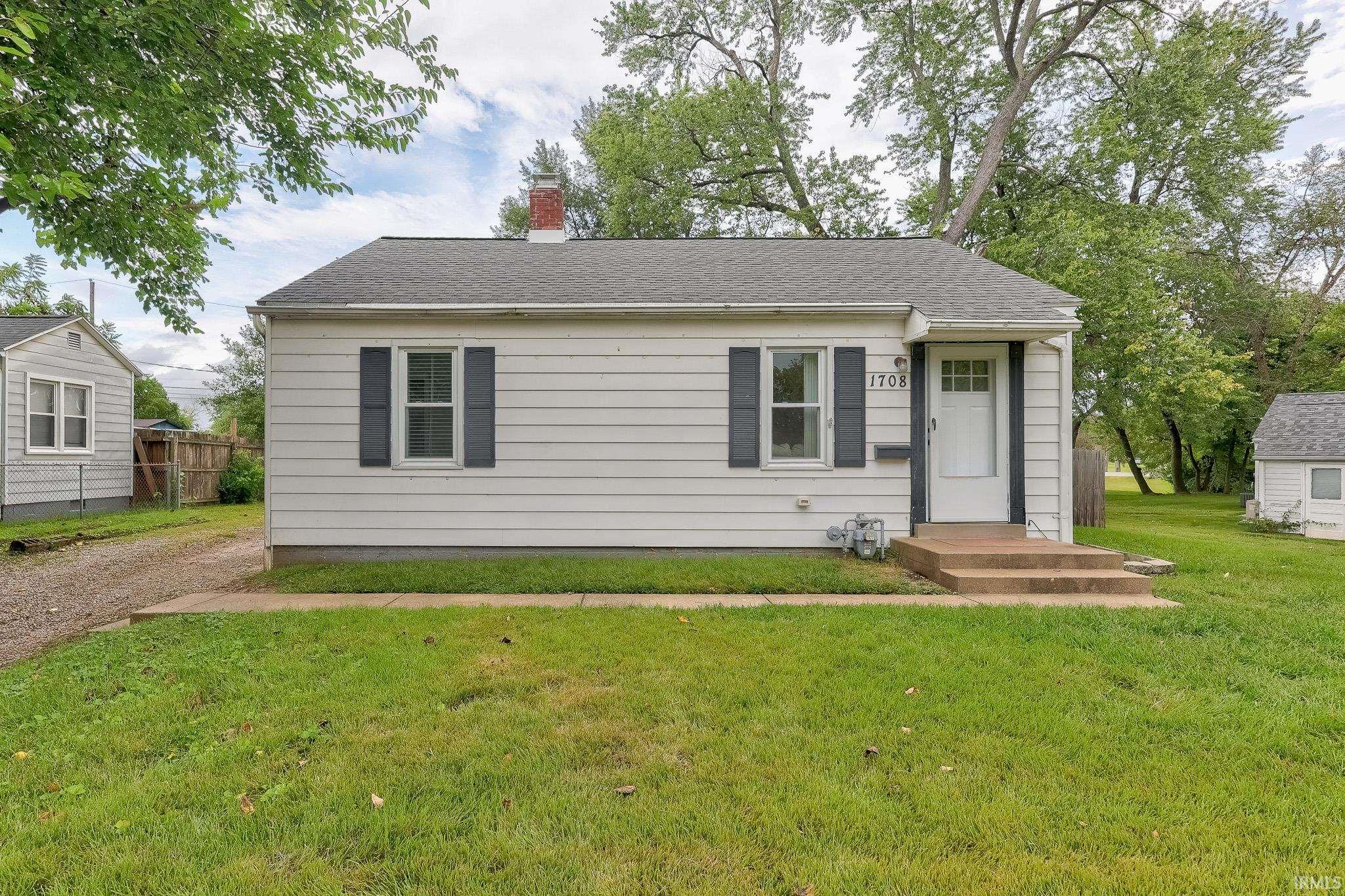 Manufactured home for sale at 1708 Richardt Ave, Evansville, IN 47711 | MLS# 202638002