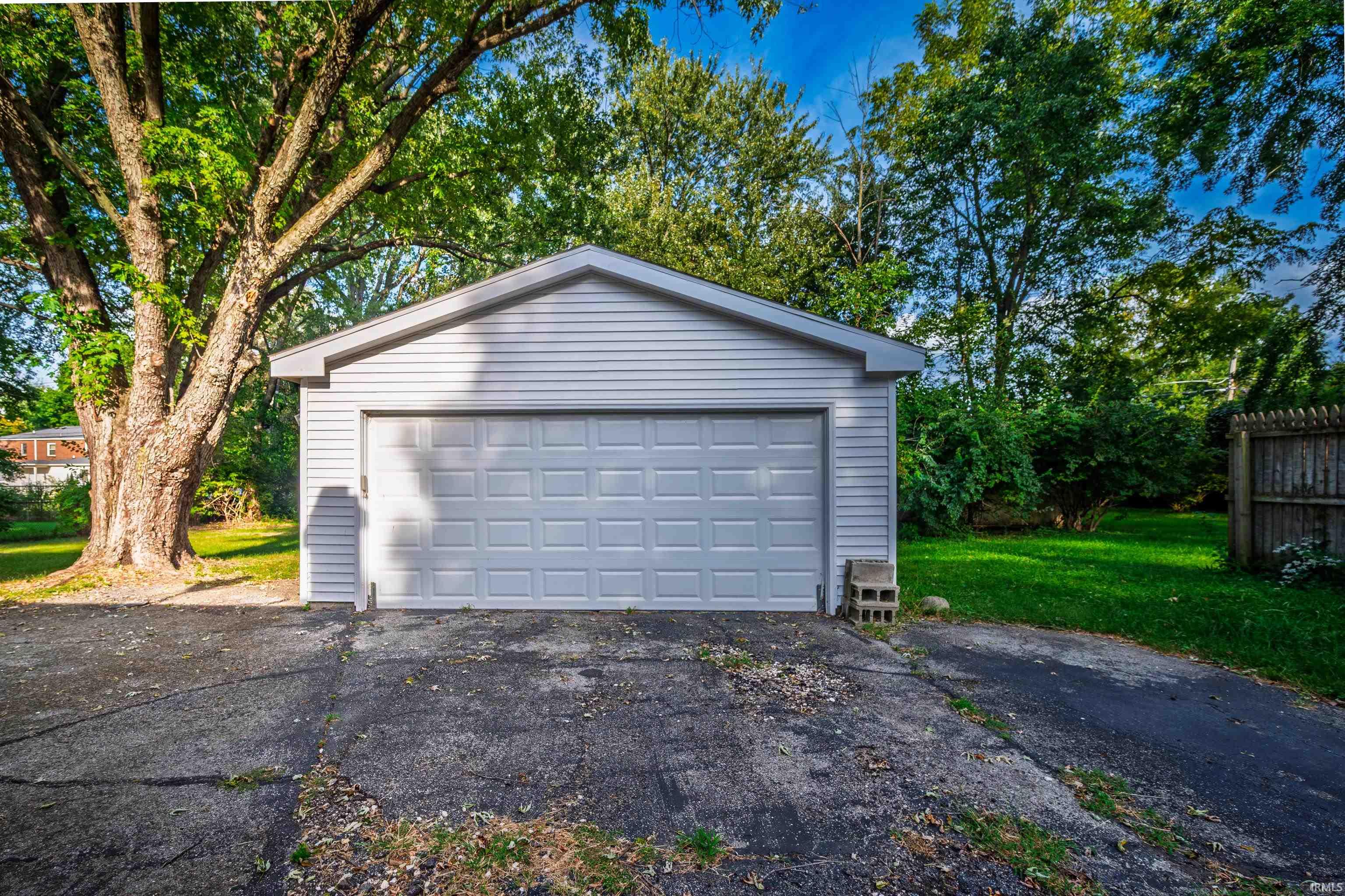 Photo 3 of Manufactured home for sale at 1908 N Alden Rd, Muncie, IN 47304 | MLS# 202638010 | Listing updated on 2026-09-15