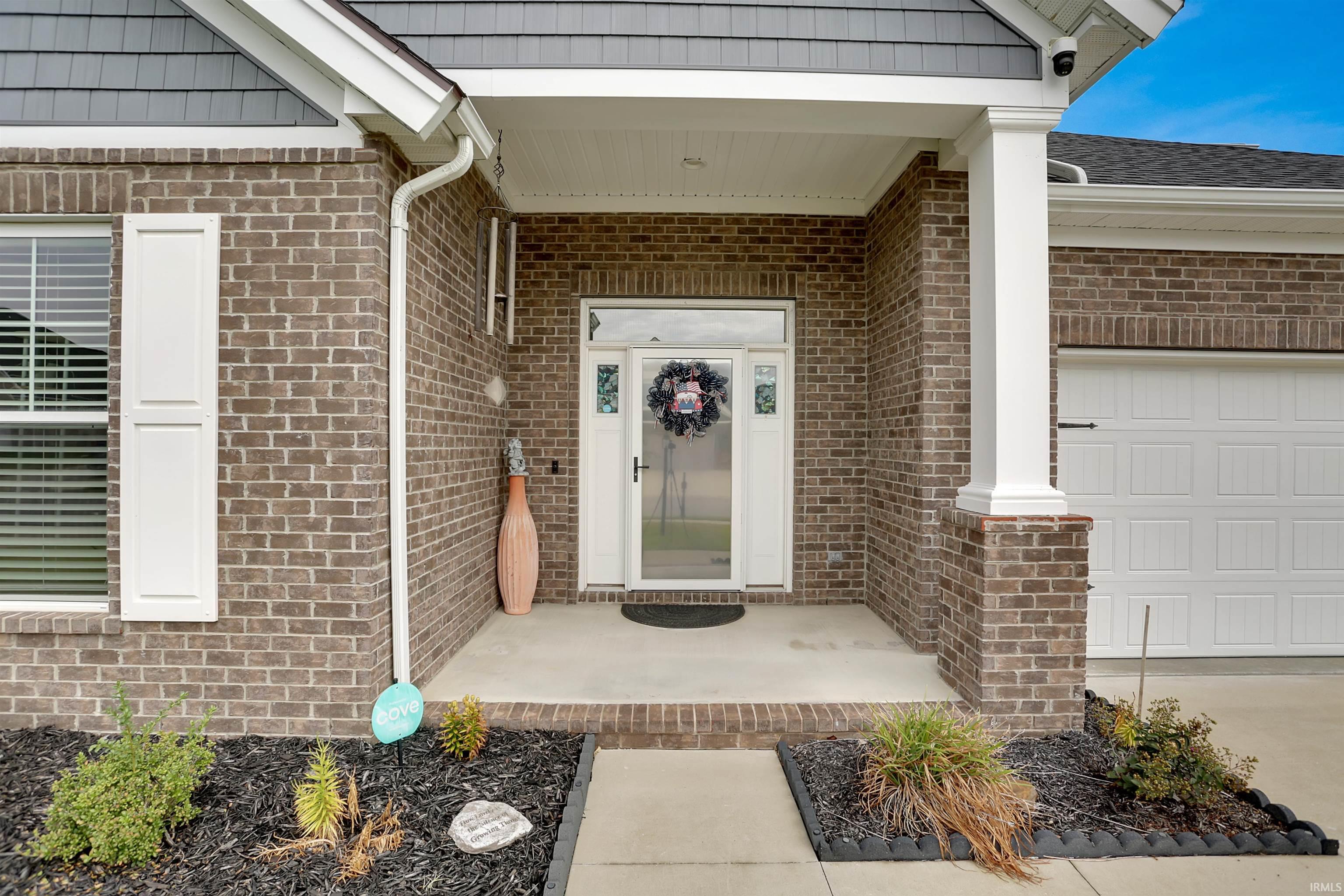 Photo 3 of Sale Pending at 5574 Belmont Dr, Newburgh, IN 47630 | MLS# 202638016 | Listing updated on 2026-09-30