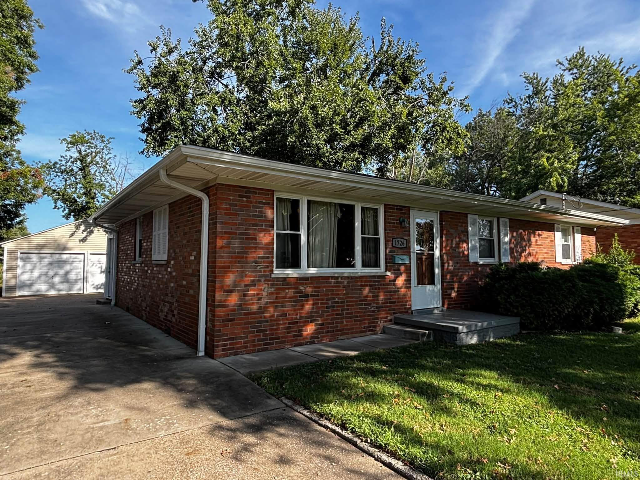 Photo 2 of Manufactured home for sale at 1726 Dianne Ave, Evansville, IN 47714 | MLS# 202638017 | Listing updated on 2026-09-16