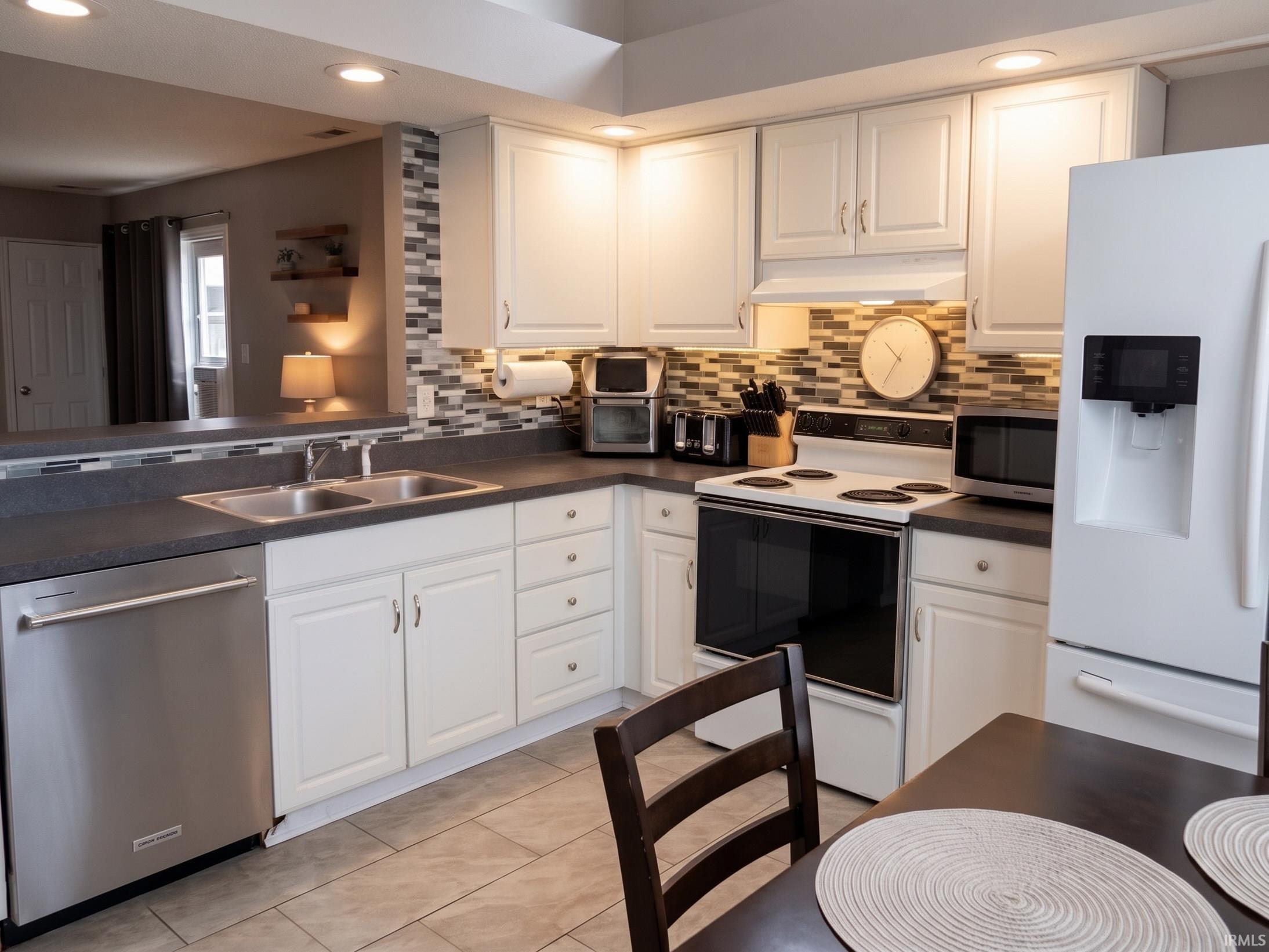 Photo 3 of Manufactured home for sale at 1750 Greencastle Dr, Evansville, IN 47715 | MLS# 202638036 | Listing updated on 2026-09-18