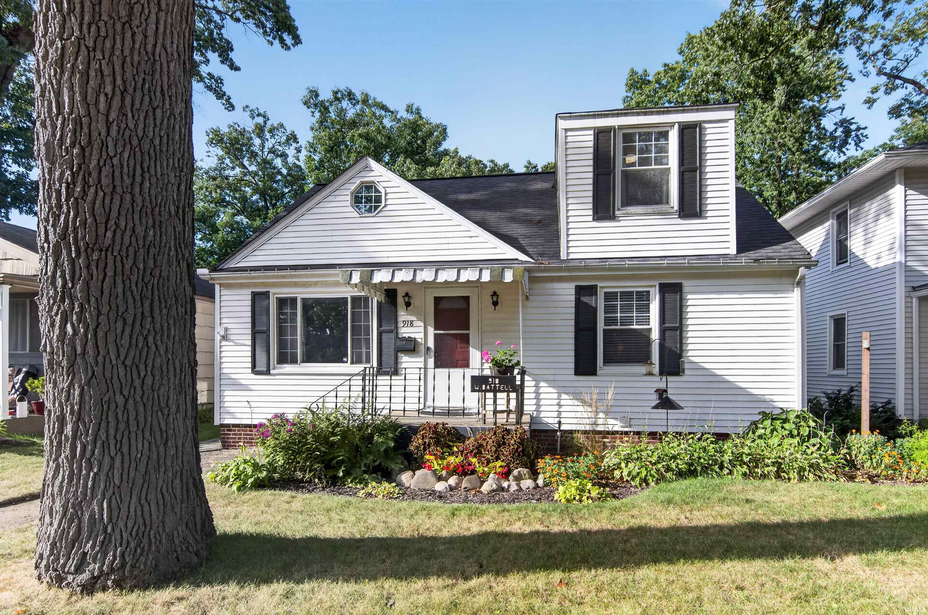 Photo 1 of Sale Pending at 918 W Battell St, Mishawaka, IN 46545 | MLS# 202638050 | Listing updated on 2026-09-17